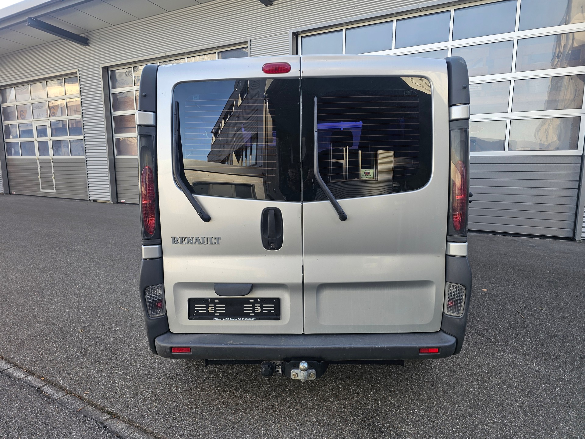 RENAULT Trafic 1.9 dCi 100 2.9t-image-5