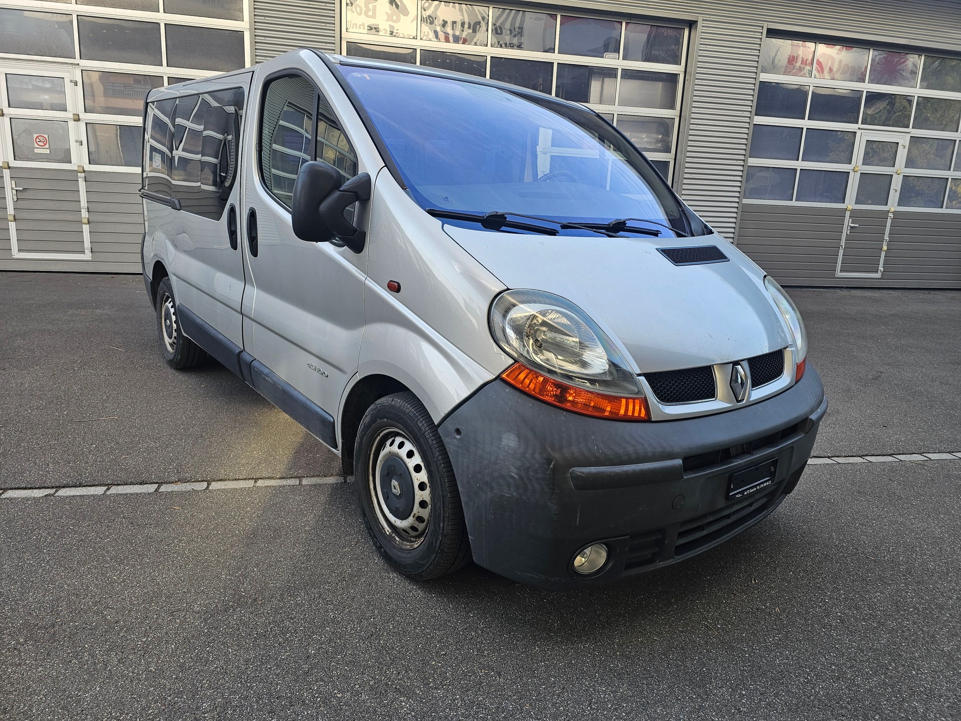 RENAULT Trafic 1.9 dCi 100 2.9t-showroom-element-1