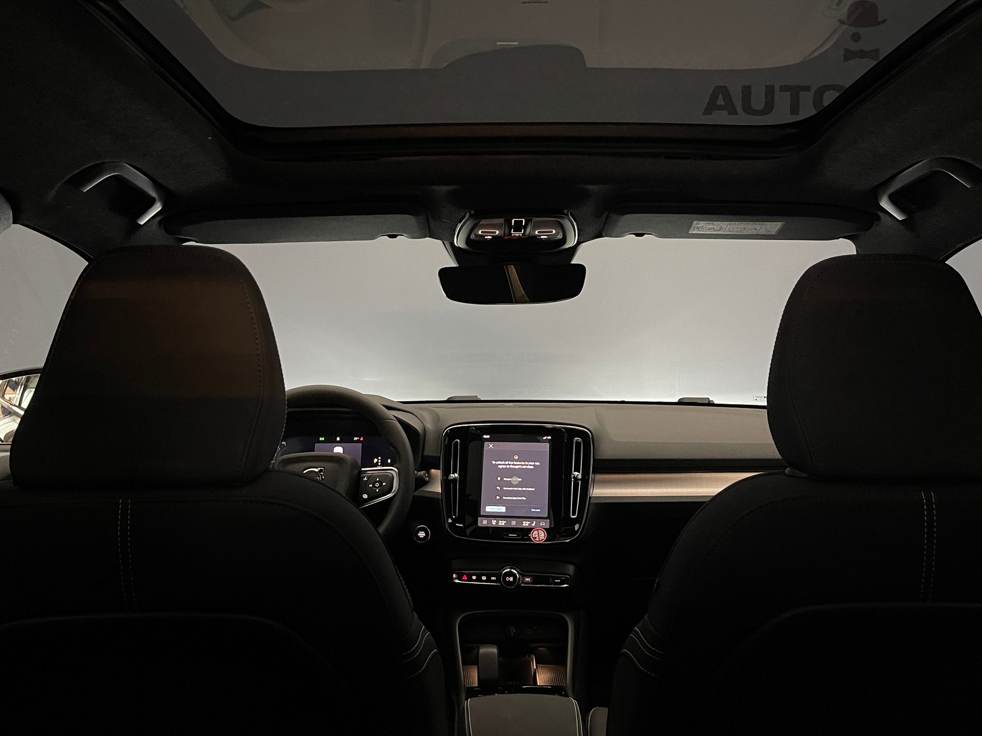 VOLVO XC40 2.0 B4 MH Black Edition-image-10