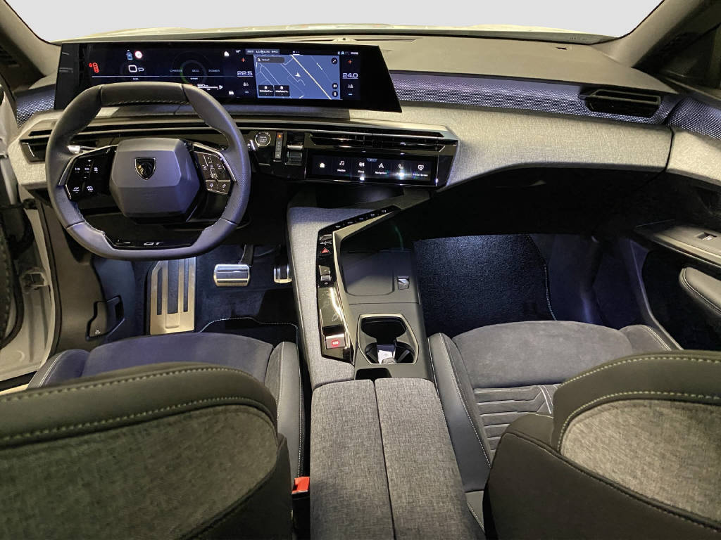 PEUGEOT 5008 1.2 Hybrid GT-image-10