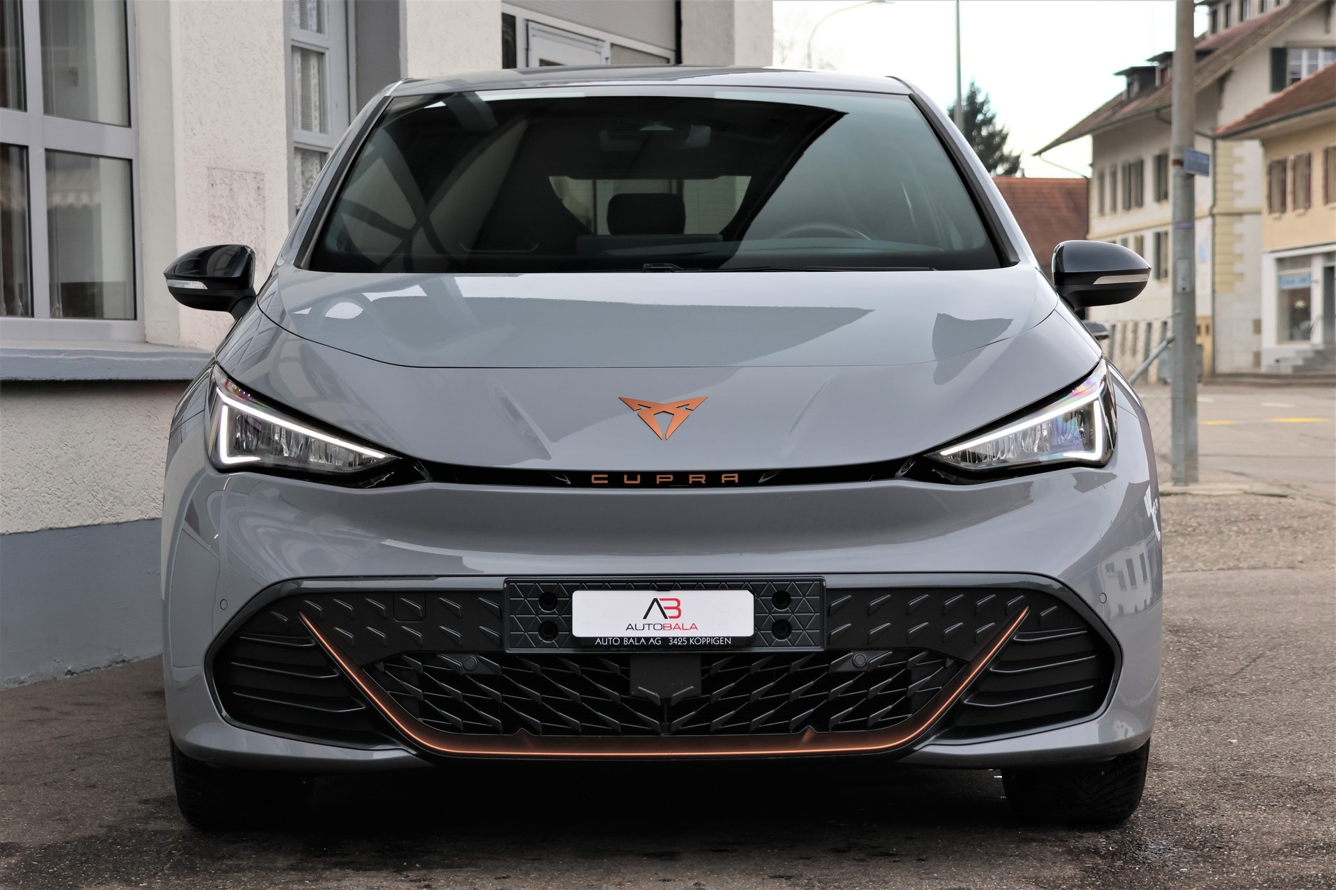 CUPRA Born 58 kWh (CH)-showroom-element-1
