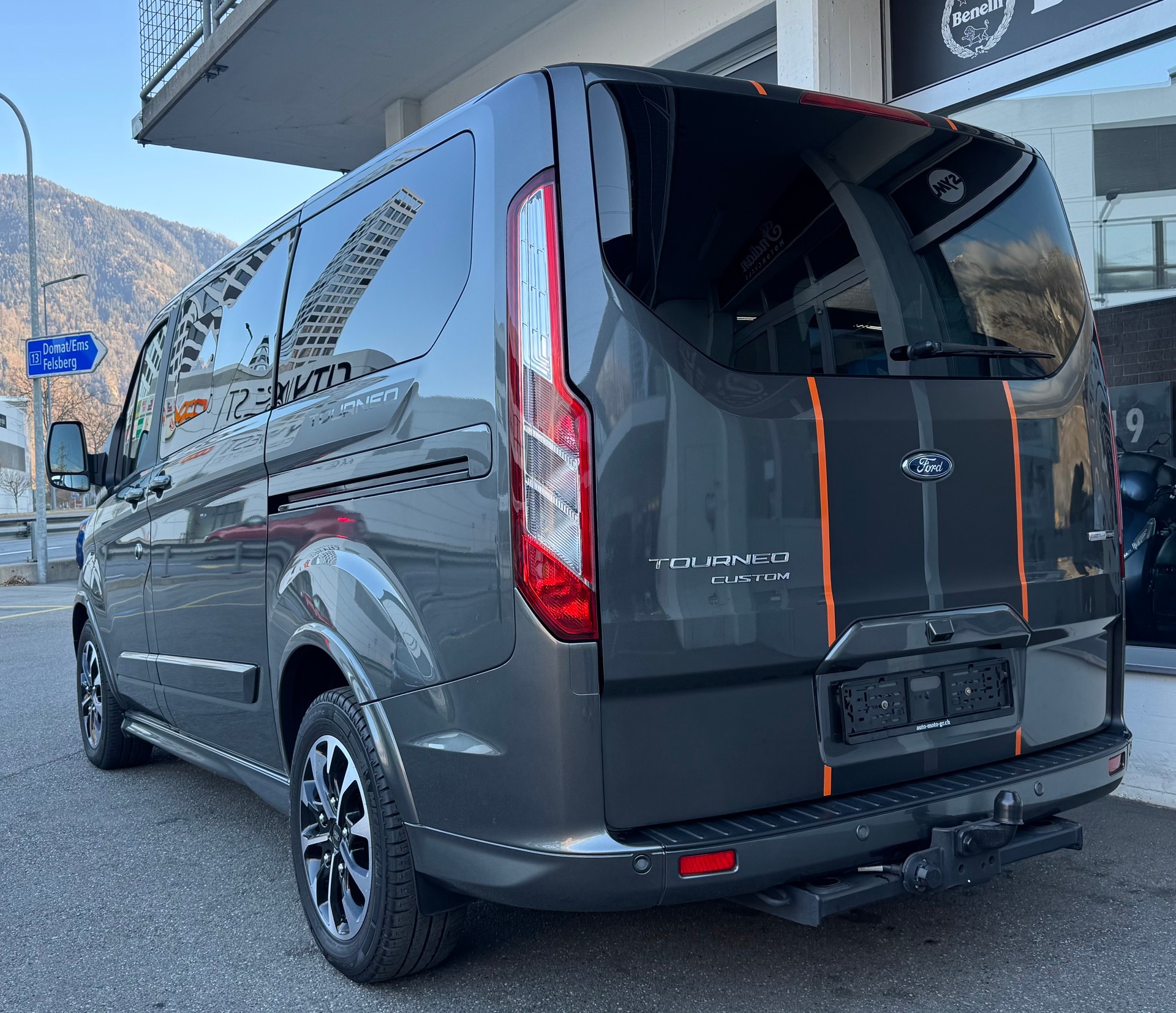 FORD Tourneo Custom 320 L1H1 Sport HEV2-image-5