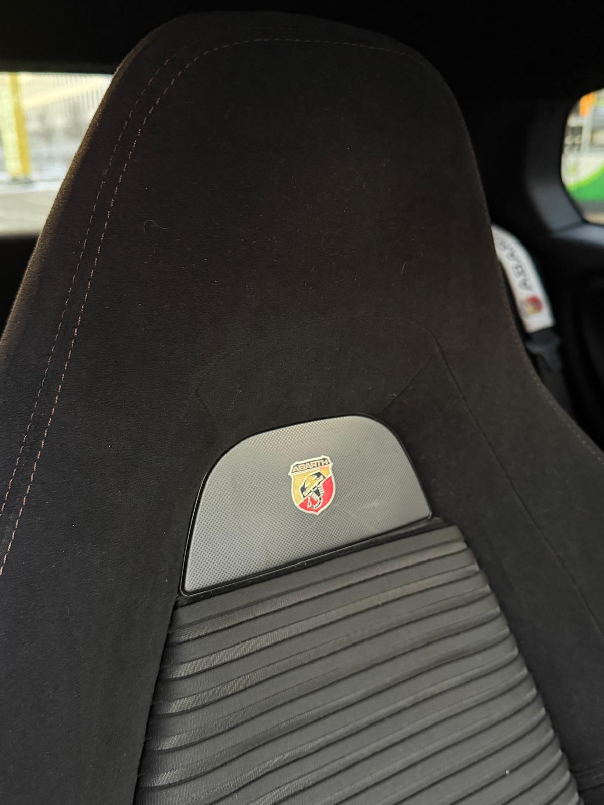 FIAT Punto 1.4 16V Turbo Abarth-image-9