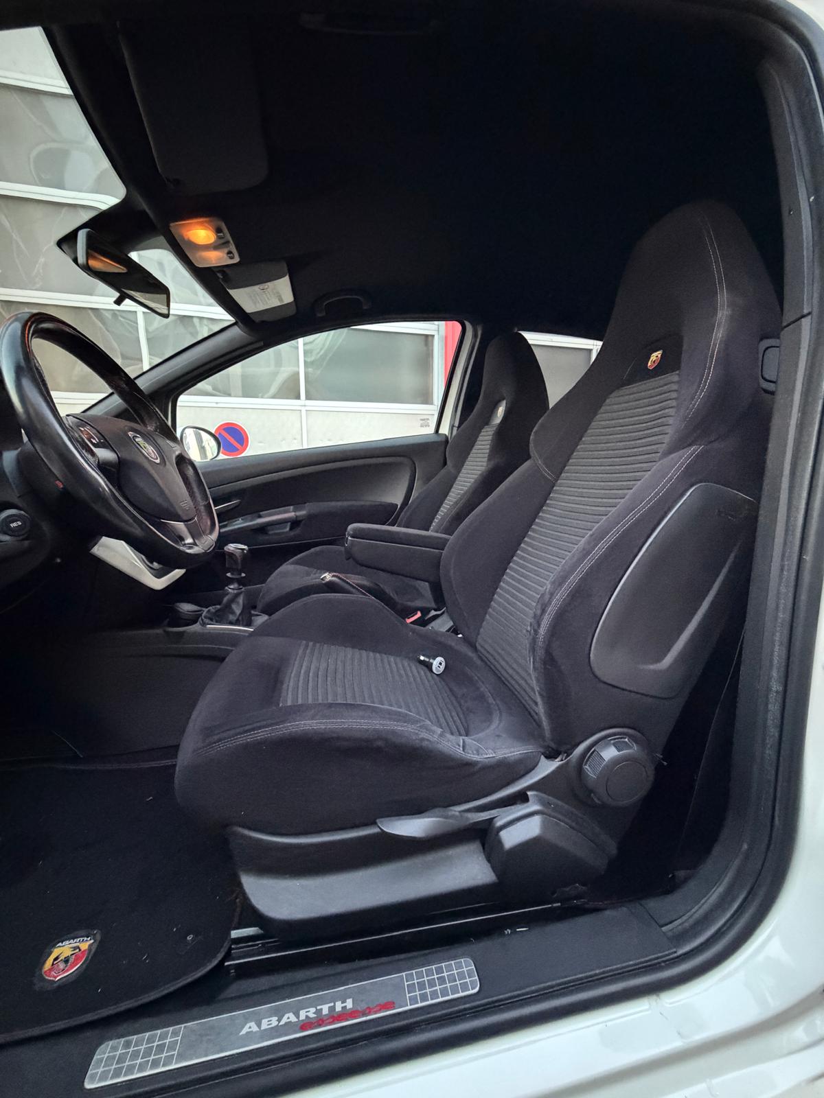 FIAT Punto 1.4 16V Turbo Abarth-image-8