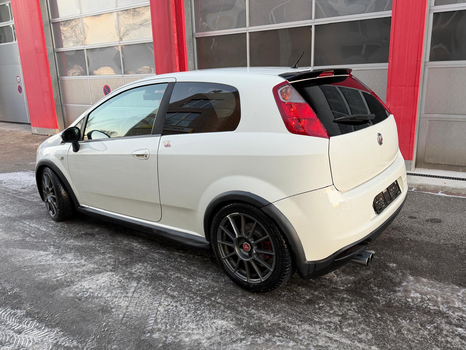 FIAT Punto 1.4 16V Turbo Abarth-image-6
