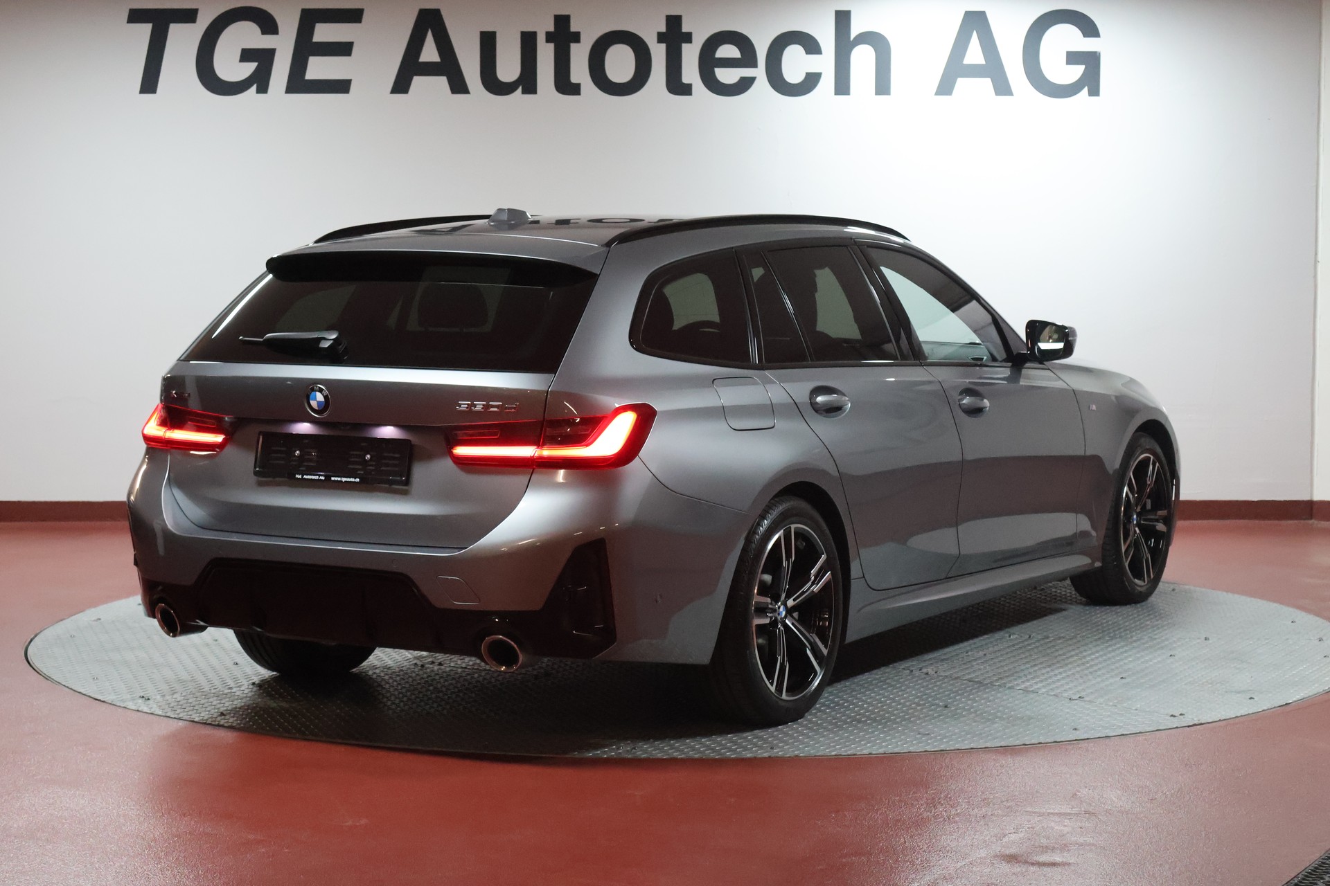 BMW 330d xDrive 48V Touring Steptronic M Sport-image-19