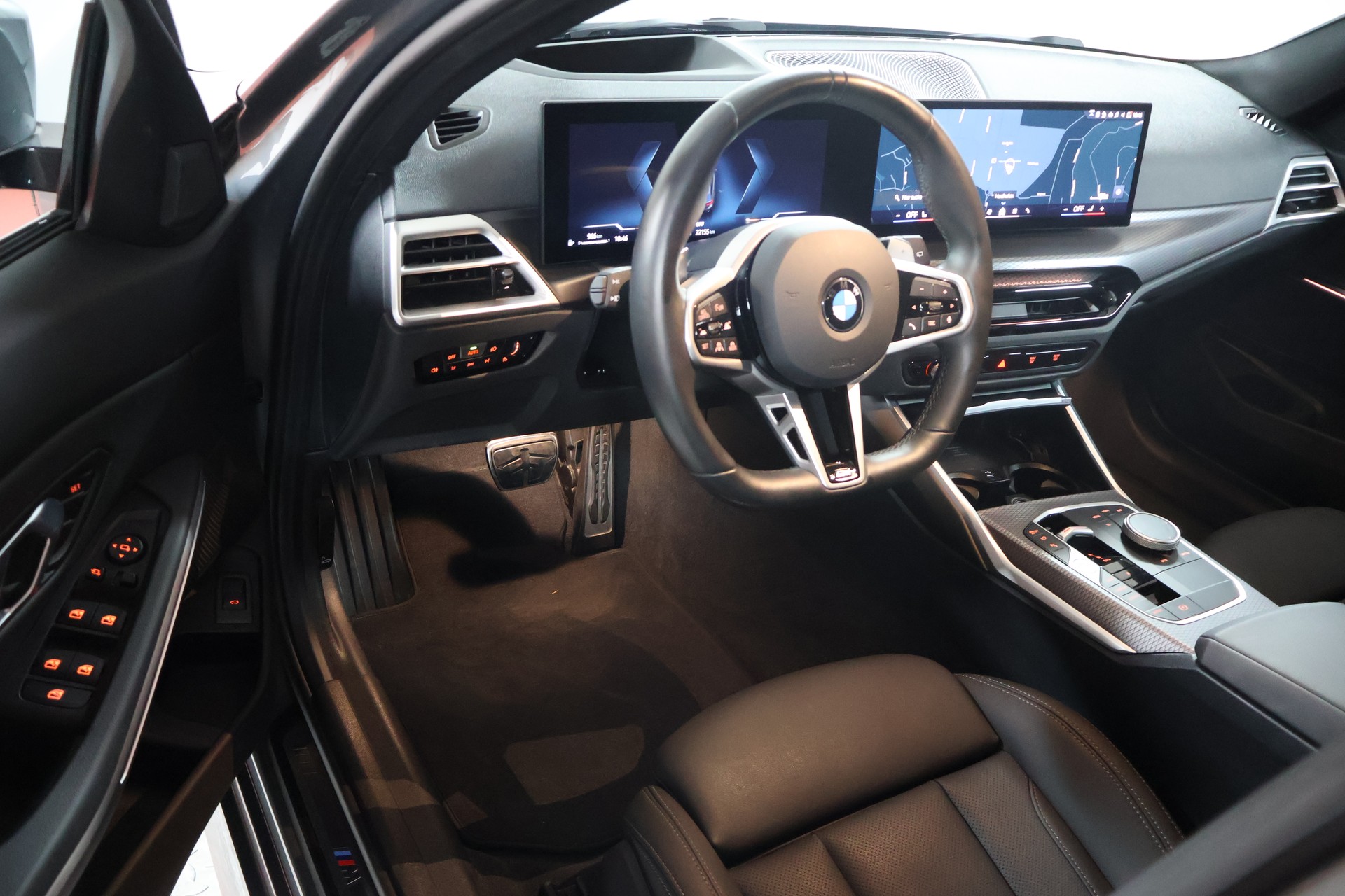 BMW 330d xDrive 48V Touring Steptronic M Sport-image-7