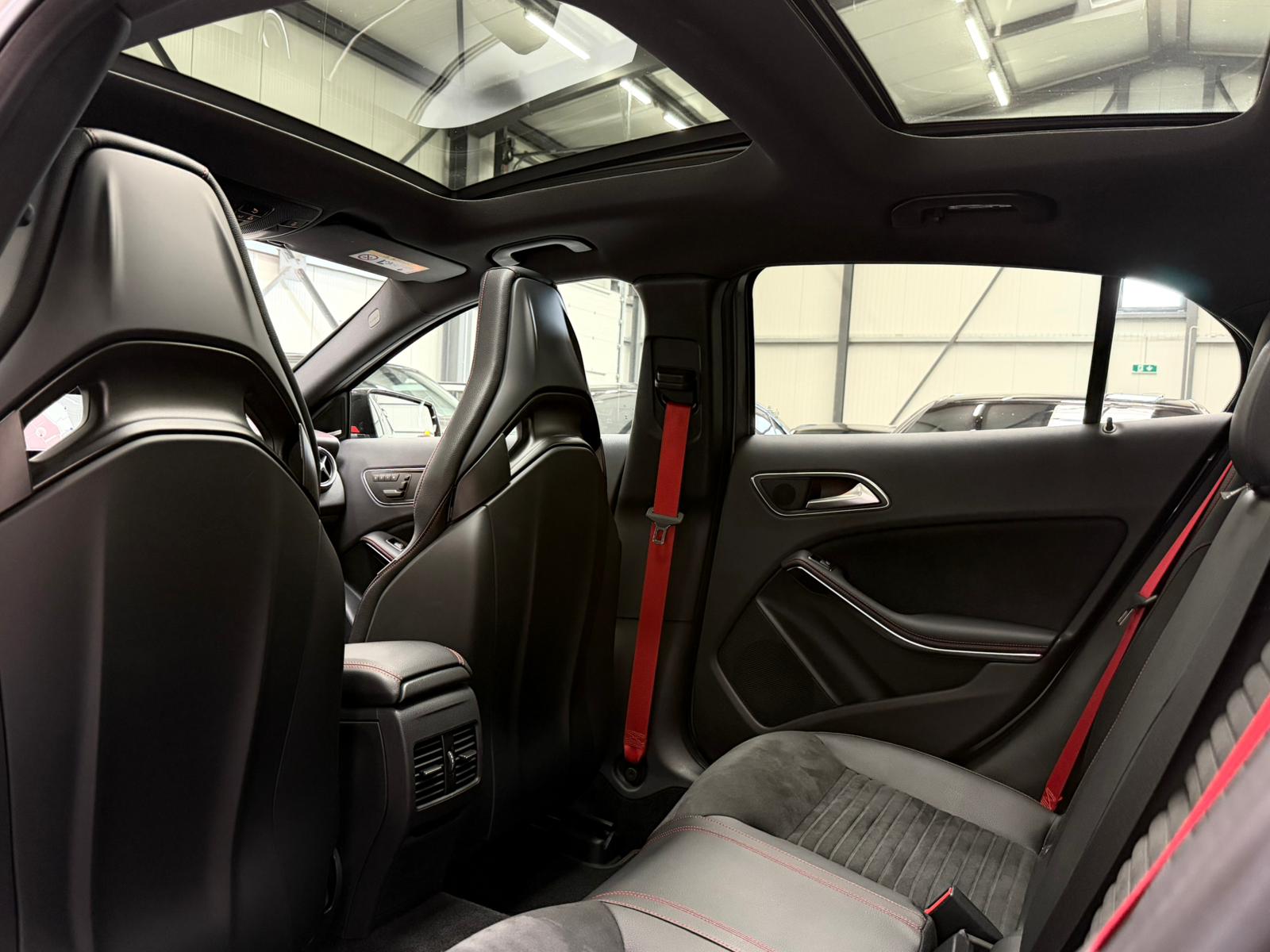 MERCEDES-BENZ GLA 45 AMG Edition 1 4Matic 7G-DCT-image-23