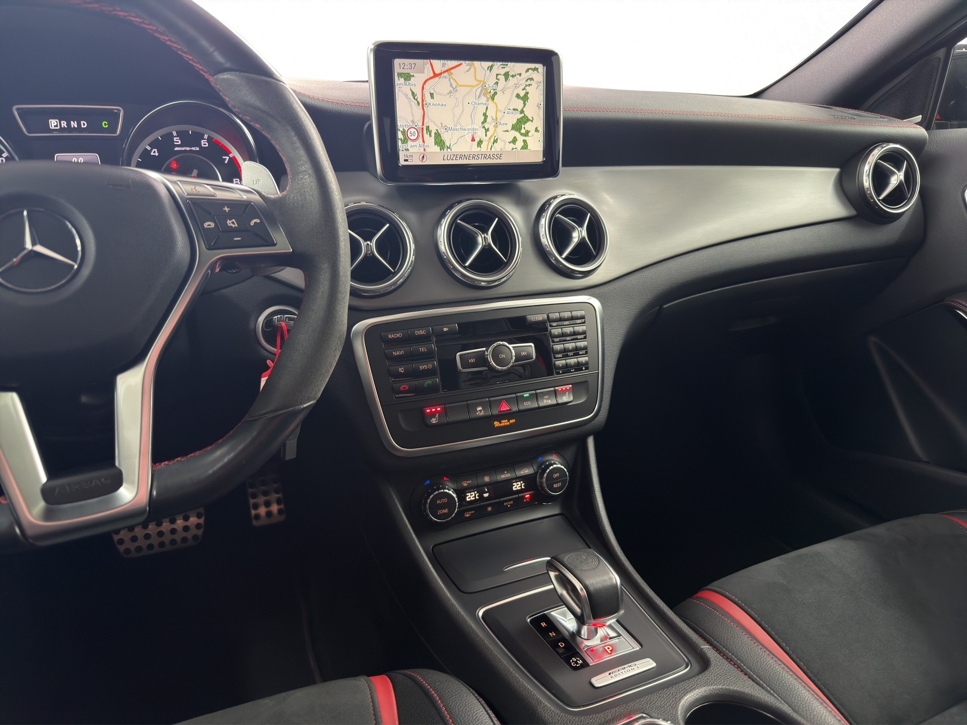 MERCEDES-BENZ GLA 45 AMG Edition 1 4Matic 7G-DCT-image-12