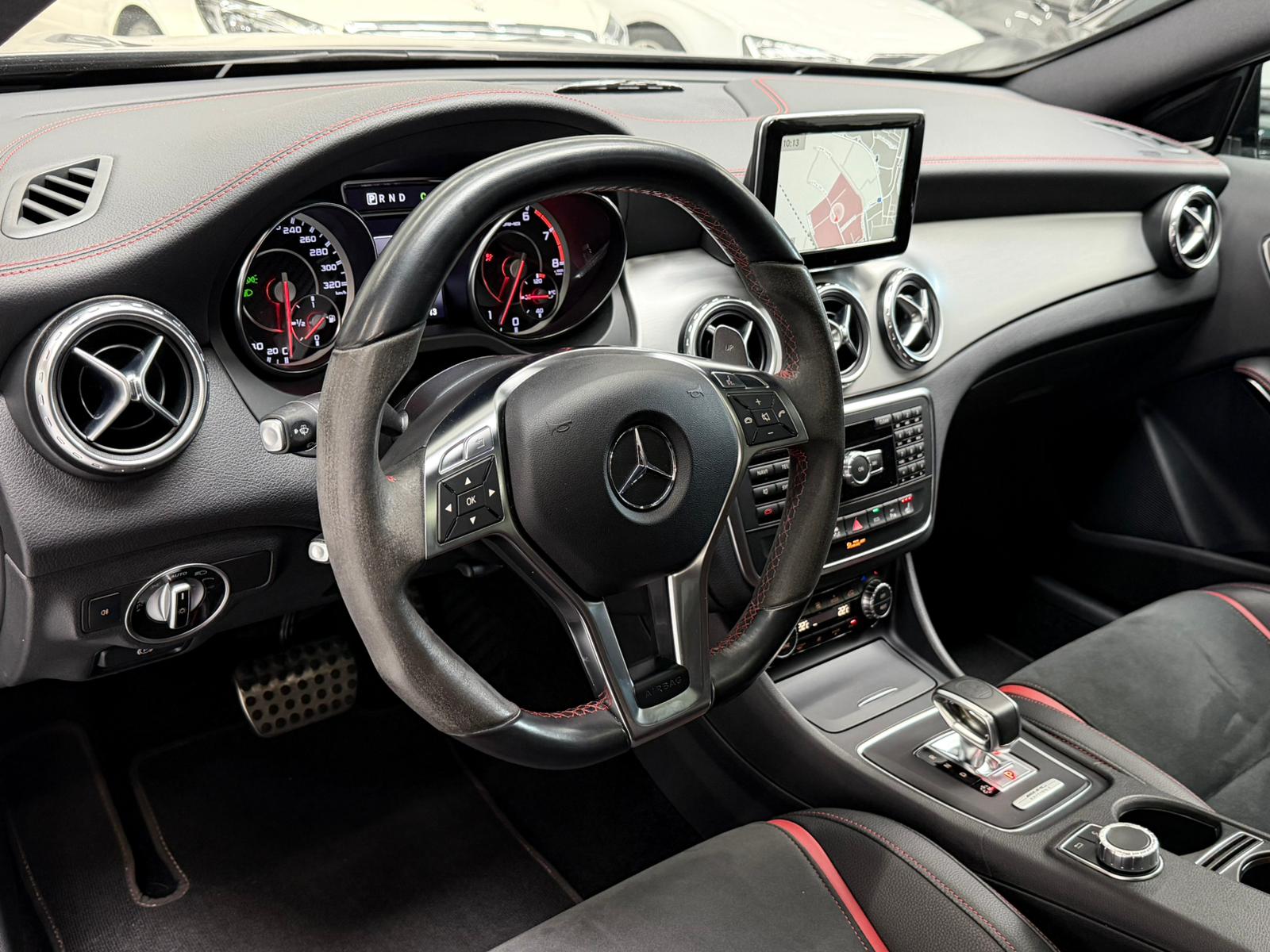MERCEDES-BENZ GLA 45 AMG Edition 1 4Matic 7G-DCT-image-18