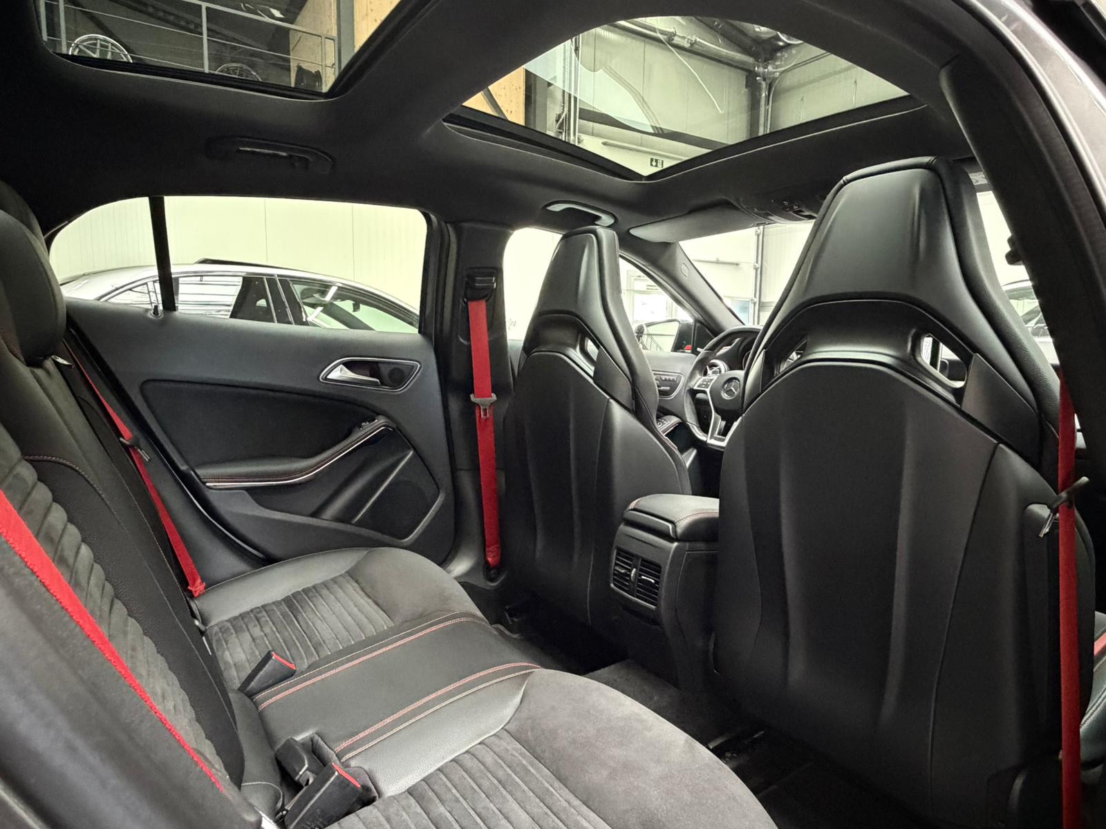MERCEDES-BENZ GLA 45 AMG Edition 1 4Matic 7G-DCT-image-25