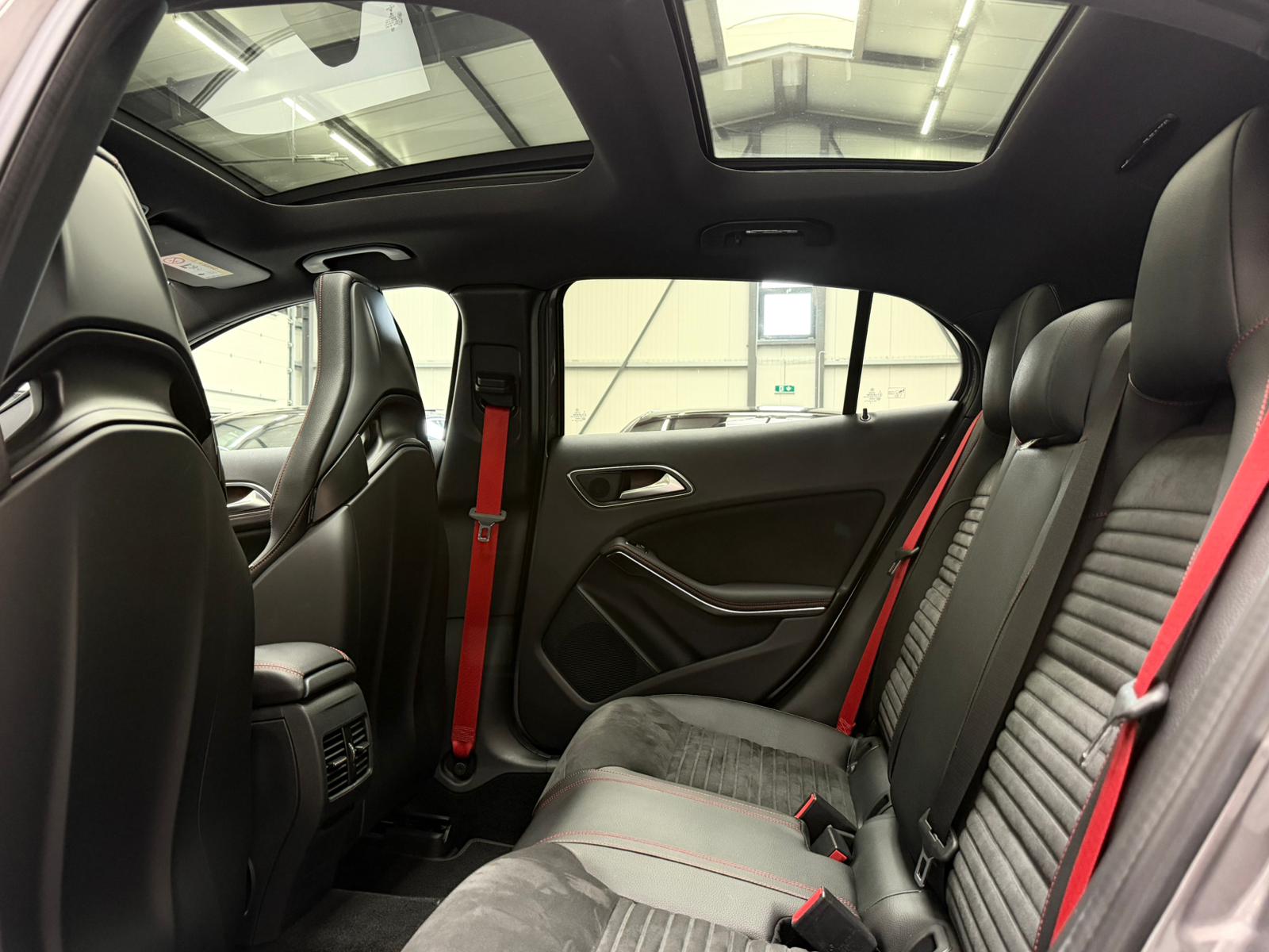 MERCEDES-BENZ GLA 45 AMG Edition 1 4Matic 7G-DCT-image-22