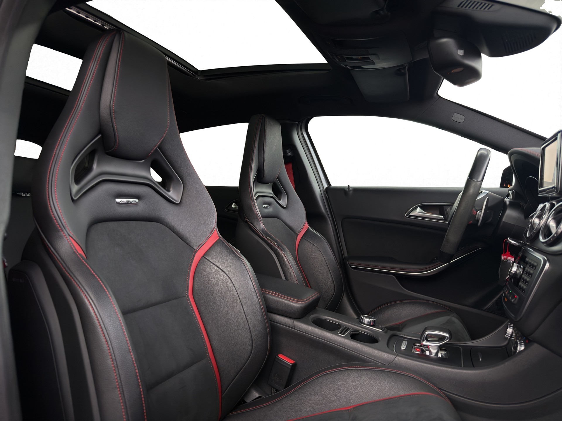 MERCEDES-BENZ GLA 45 AMG Edition 1 4Matic 7G-DCT-image-21