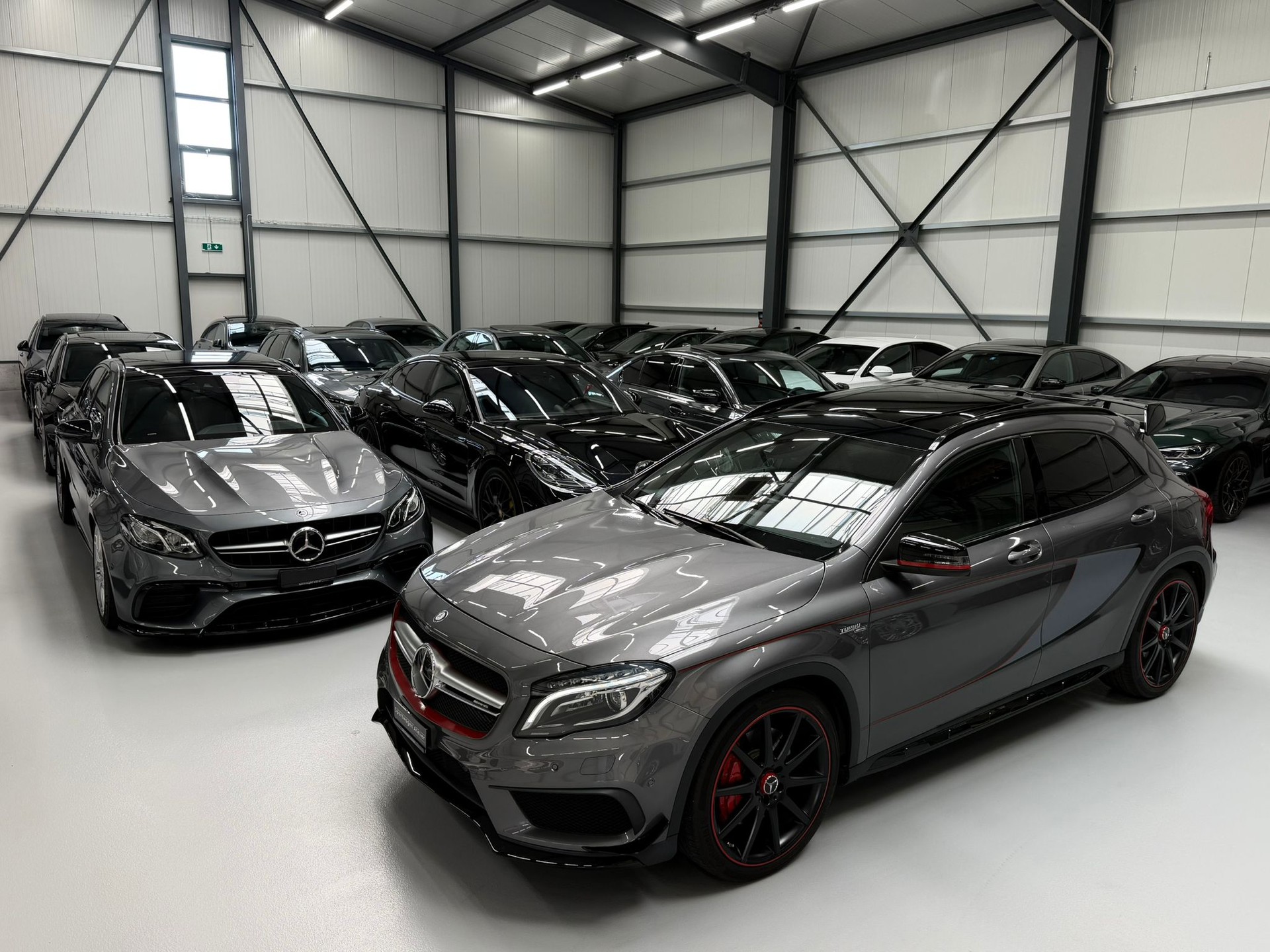 MERCEDES-BENZ GLA 45 AMG Edition 1 4Matic 7G-DCT-image-2