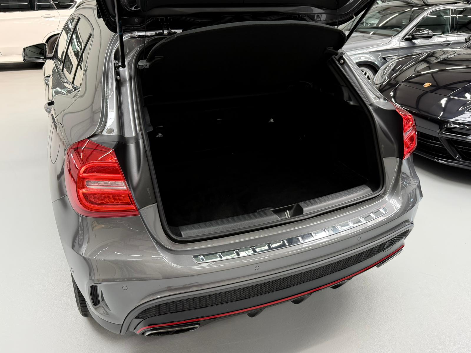 MERCEDES-BENZ GLA 45 AMG Edition 1 4Matic 7G-DCT-image-24