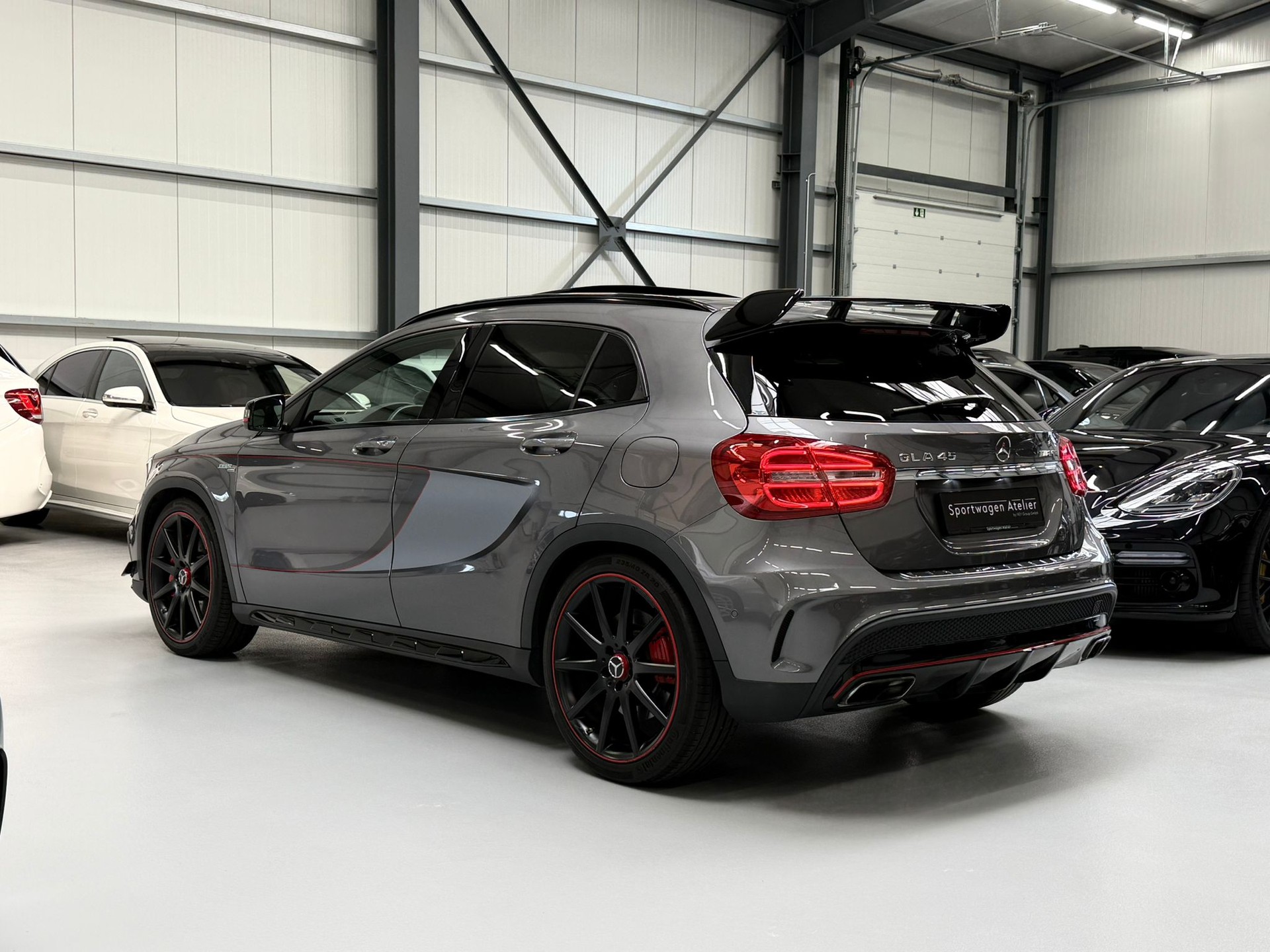 MERCEDES-BENZ GLA 45 AMG Edition 1 4Matic 7G-DCT-image-4