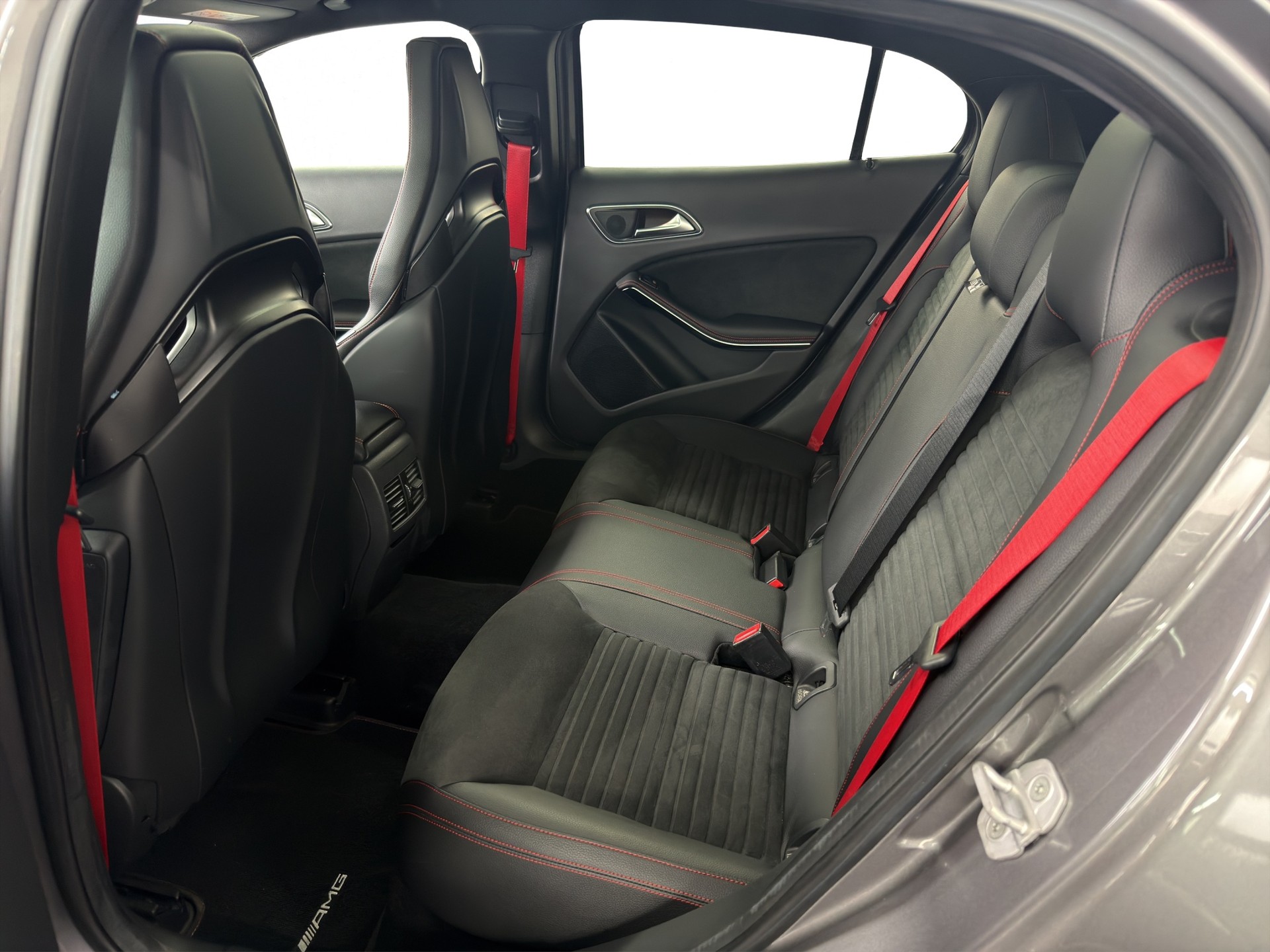 MERCEDES-BENZ GLA 45 AMG Edition 1 4Matic 7G-DCT-image-18