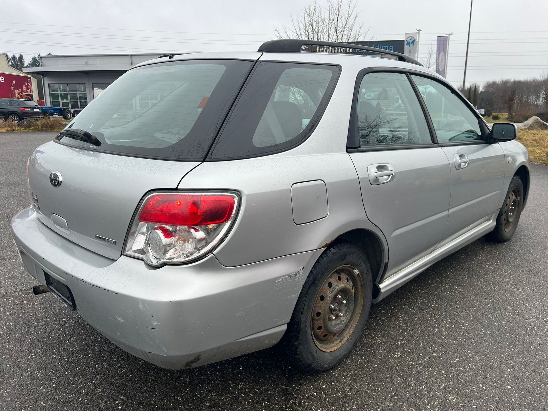 SUBARU Impreza 1.5R Swiss De Luxe-image-4