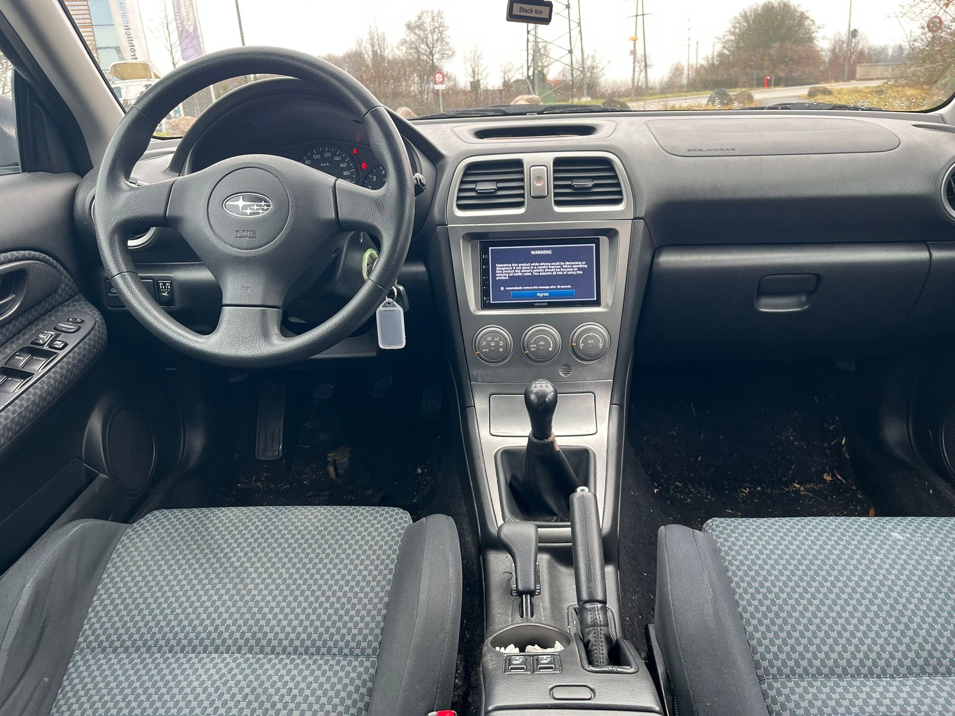 SUBARU Impreza 1.5R Swiss De Luxe-image-5