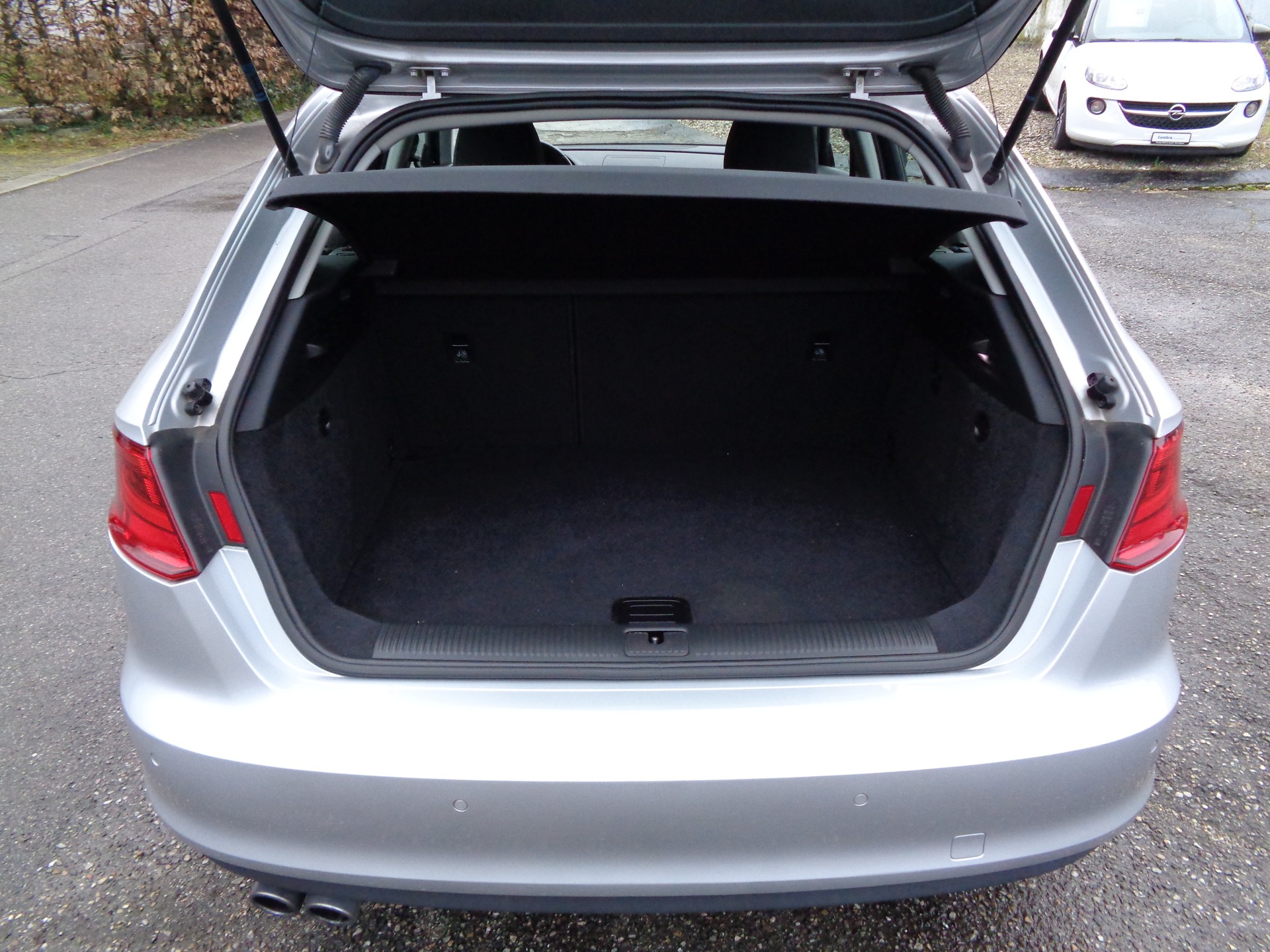 AUDI A3 Sportback 1.4 TFSI Ambition S-tronic-image-12