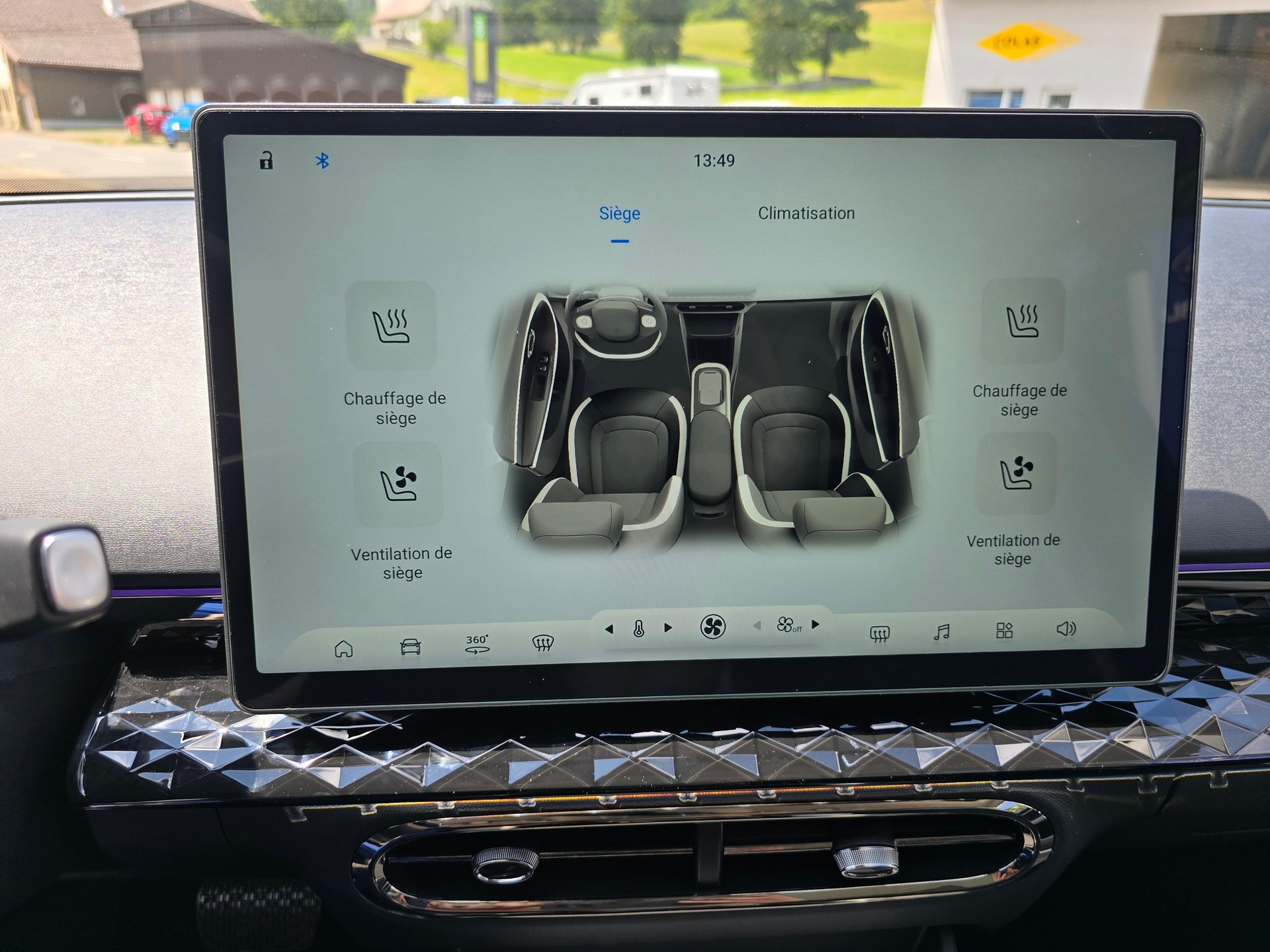 JAC E30X Electric-image-13