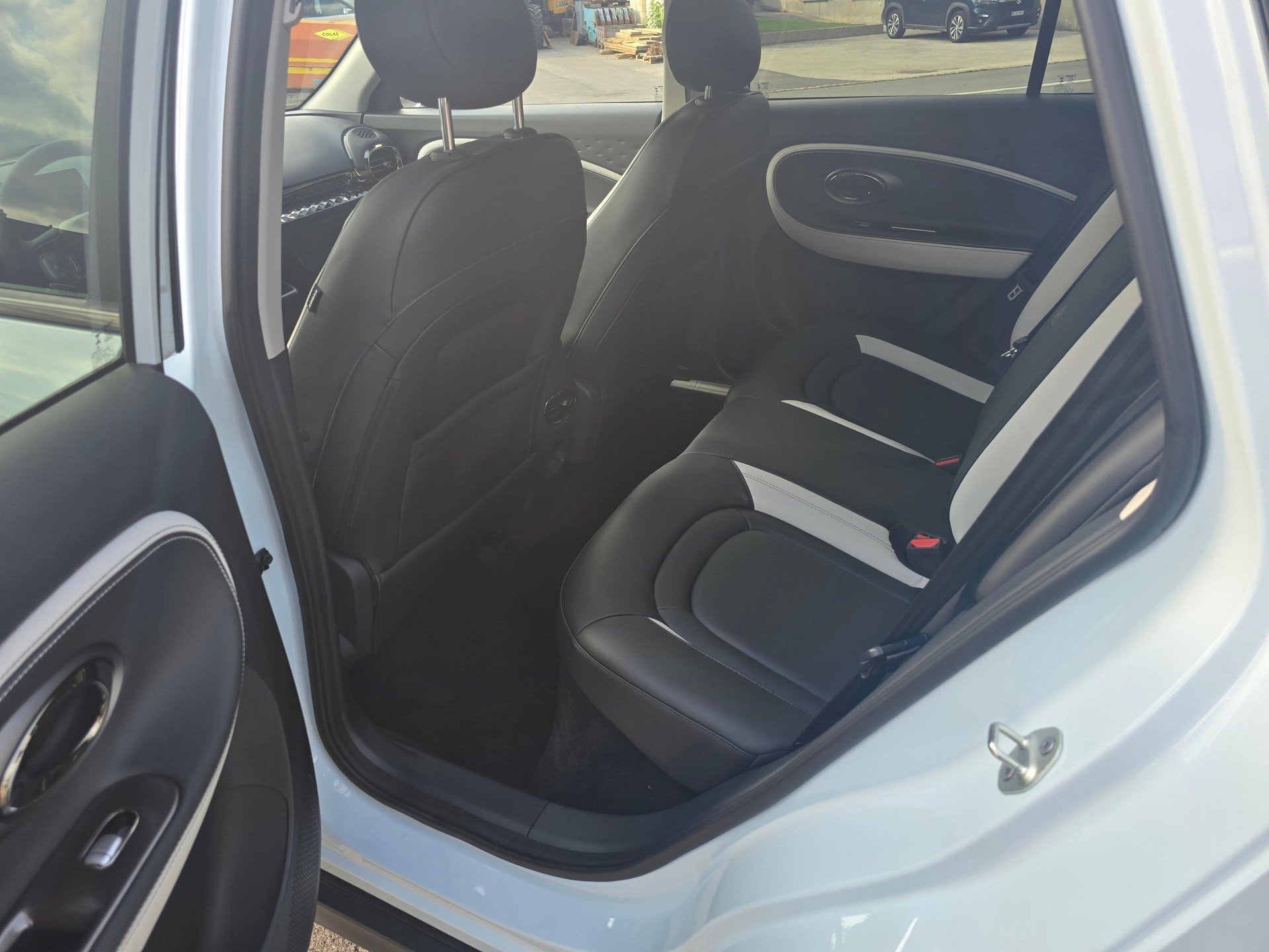 JAC E30X Electric-image-9