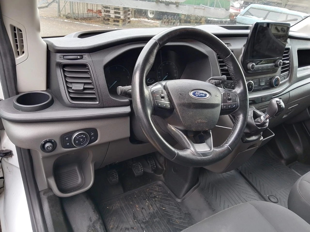 FORD Transit 350 L4 Ambiente 2.0 TDCi 185 RWD-image-8