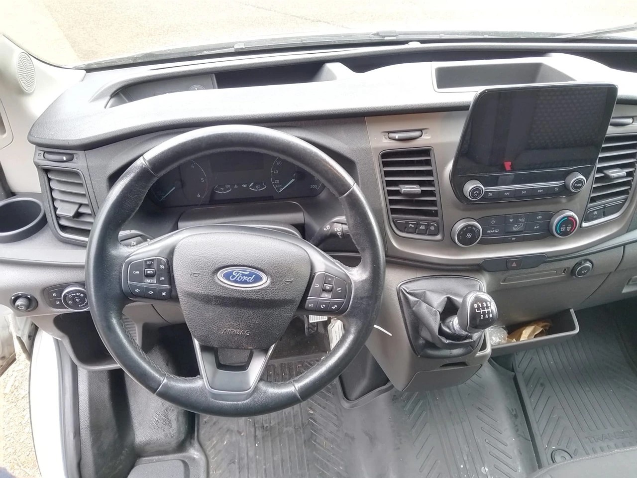 FORD Transit 350 L4 Ambiente 2.0 TDCi 185 RWD-image-9