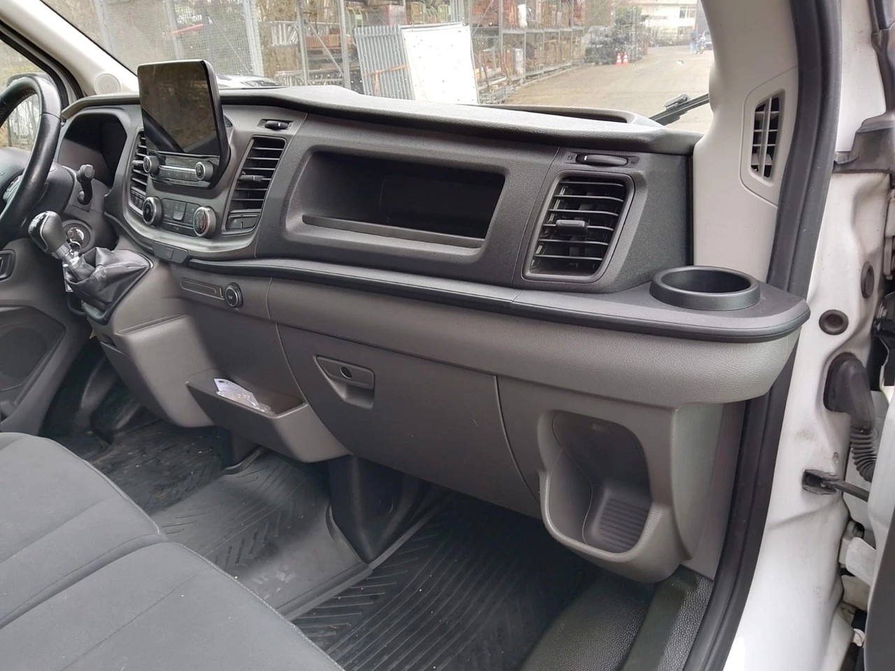 FORD Transit 350 L4 Ambiente 2.0 TDCi 185 RWD-image-12