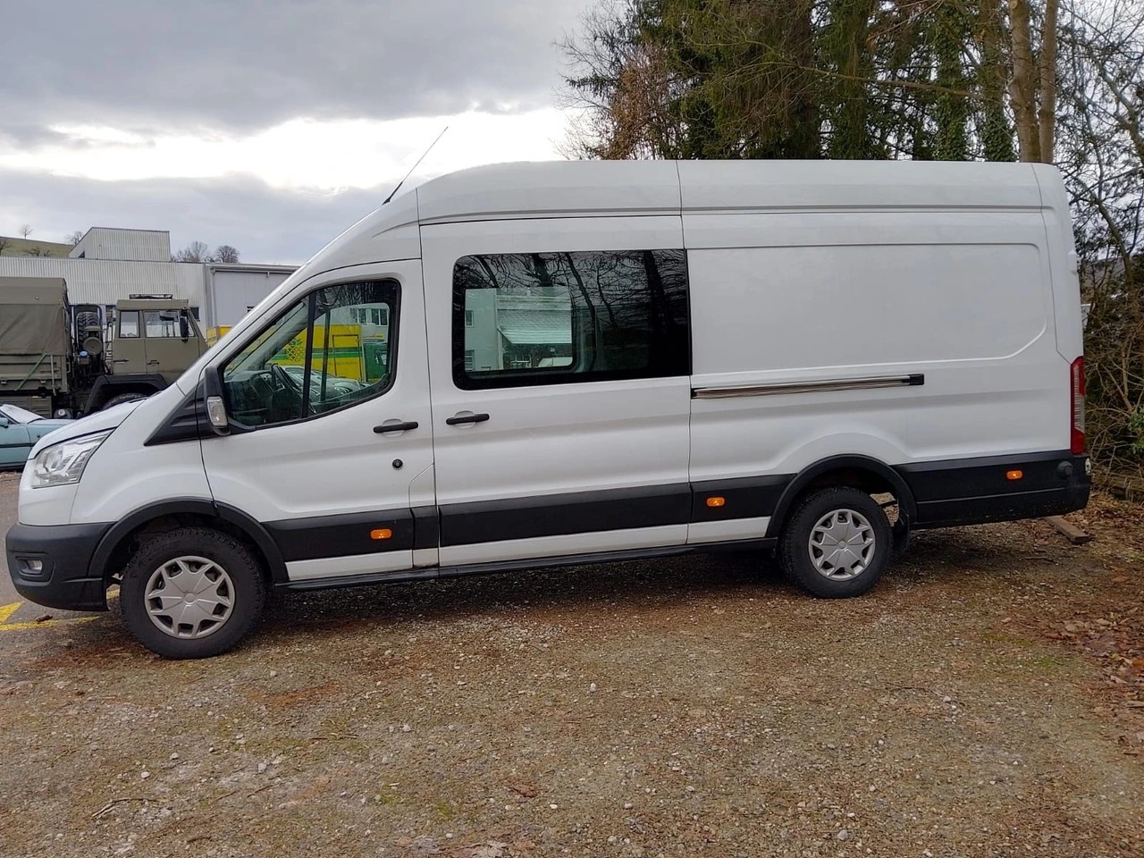 FORD Transit 350 L4 Ambiente 2.0 TDCi 185 RWD-image-2