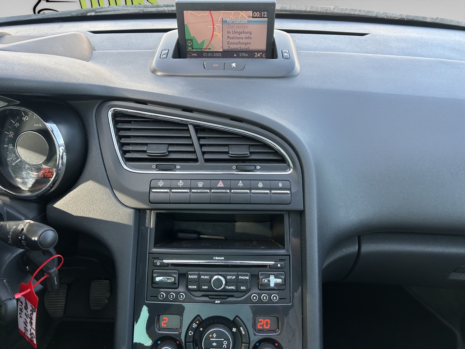 PEUGEOT 5008 1.6 16V T Family-image-9