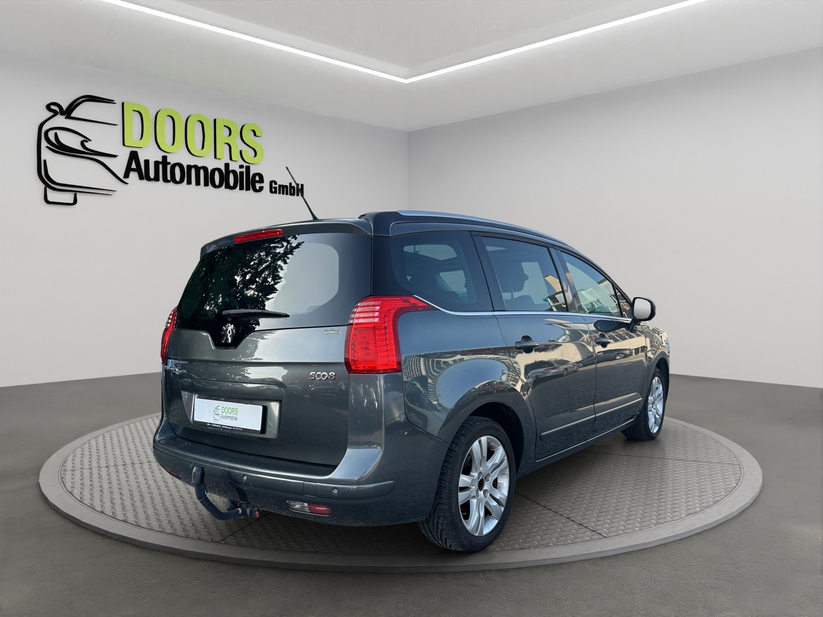 PEUGEOT 5008 1.6 16V T Family-image-2