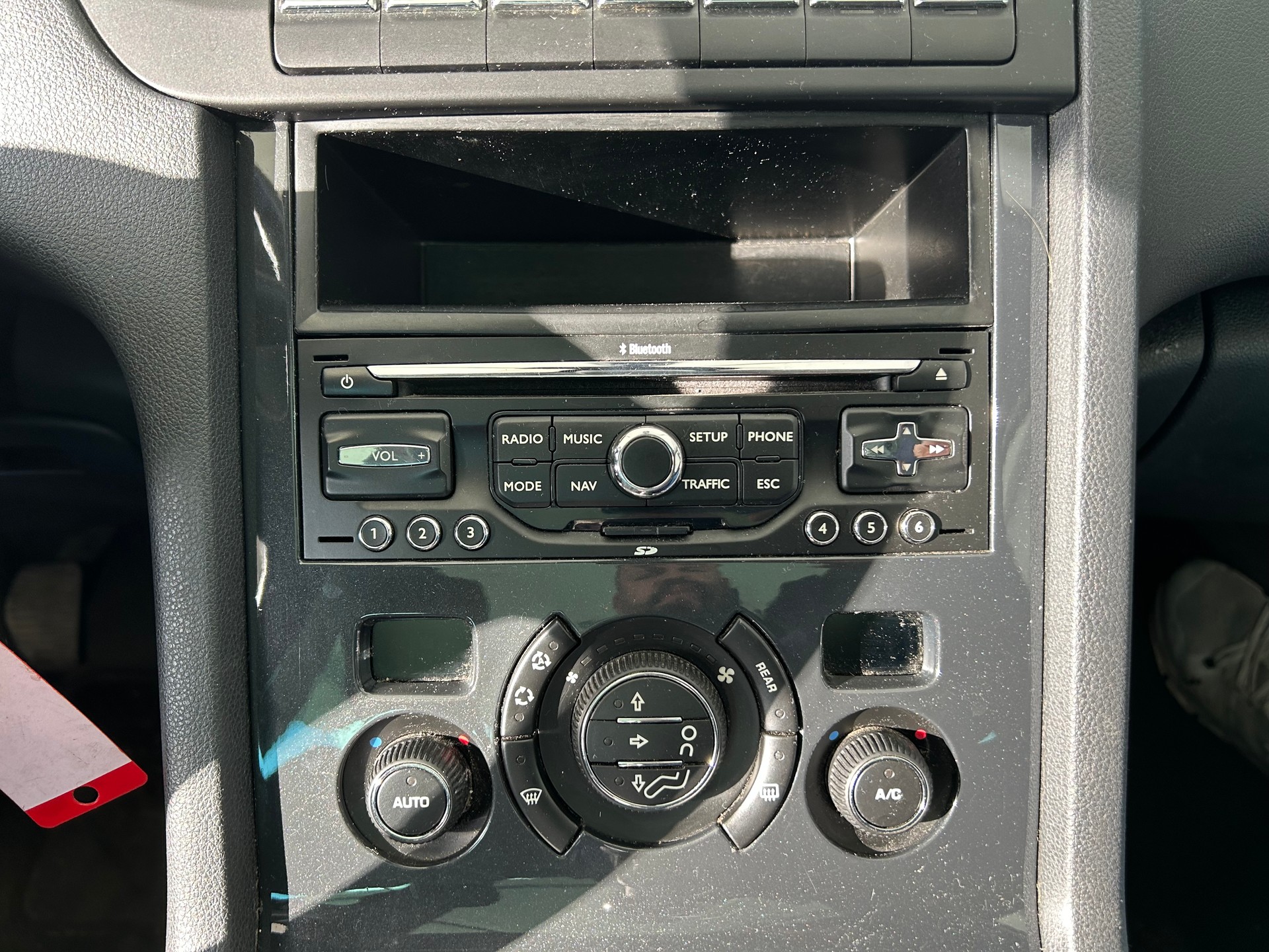 PEUGEOT 5008 1.6 16V T Family-image-23
