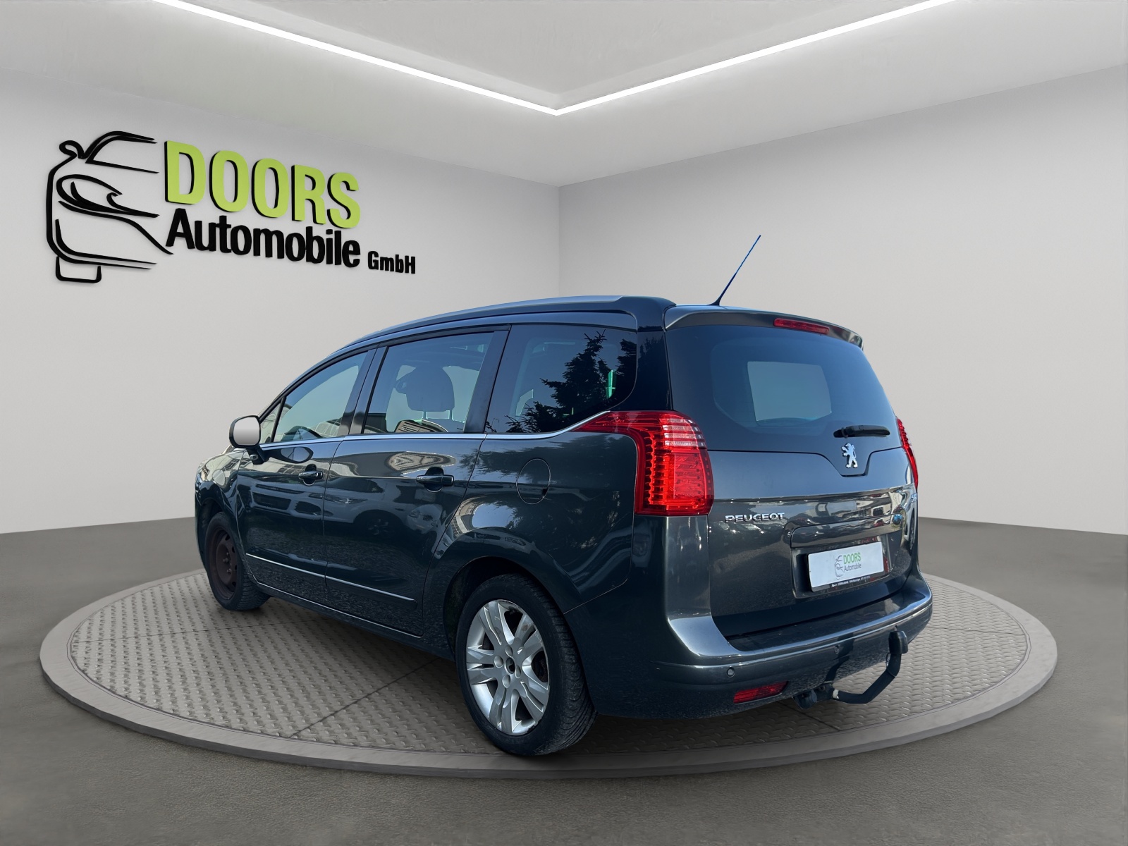 PEUGEOT 5008 1.6 16V T Family-image-4