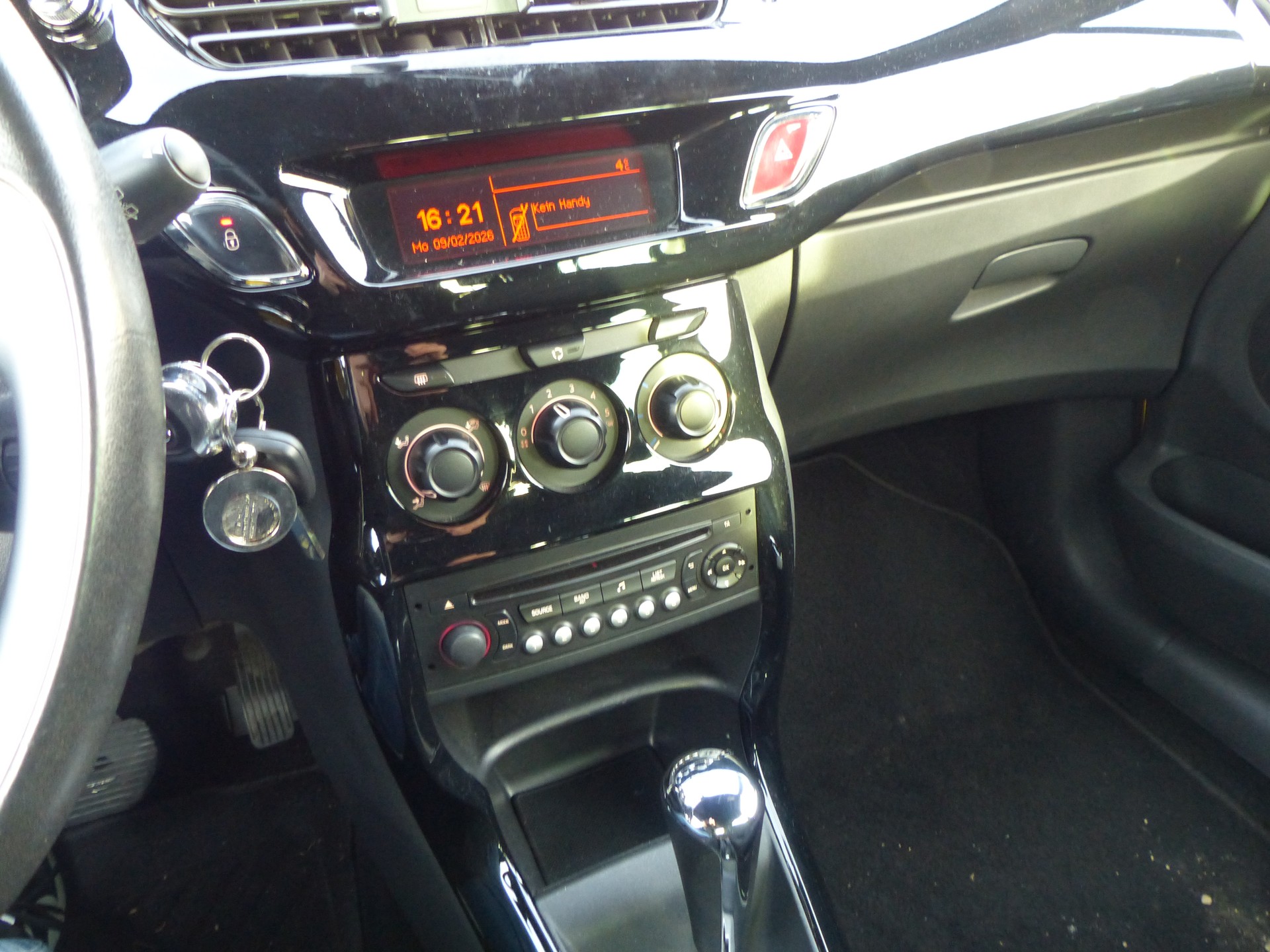 DS AUTOMOBILES DS3 1.6 VTi SO Chic Automatic-image-17