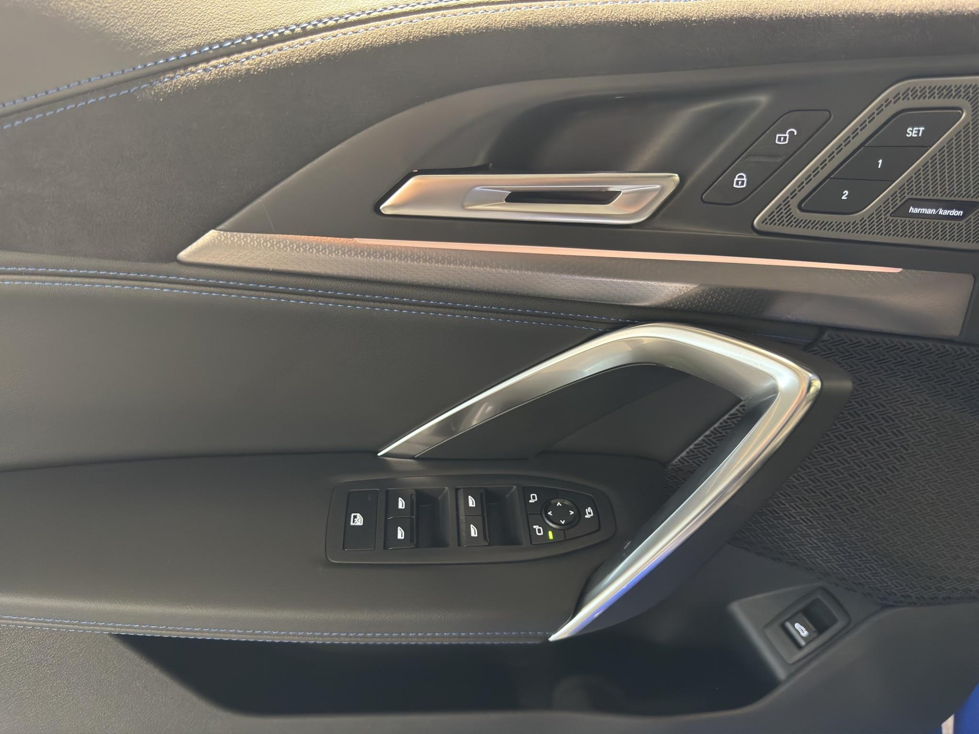 BMW X1 23d xDrive-image-11
