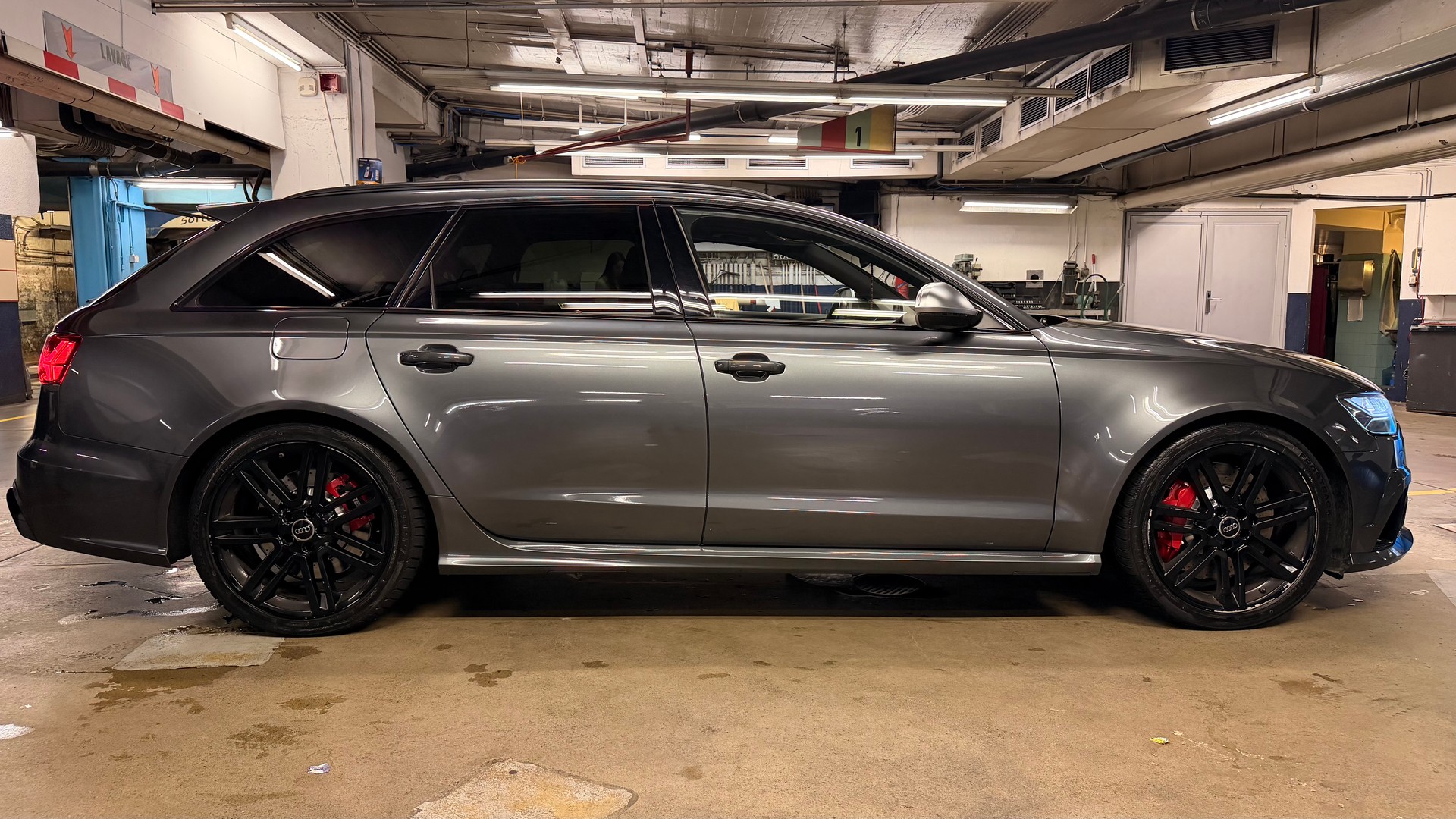 AUDI RS6 Avant 4.0 TFSI V8 performance quattro-image-4