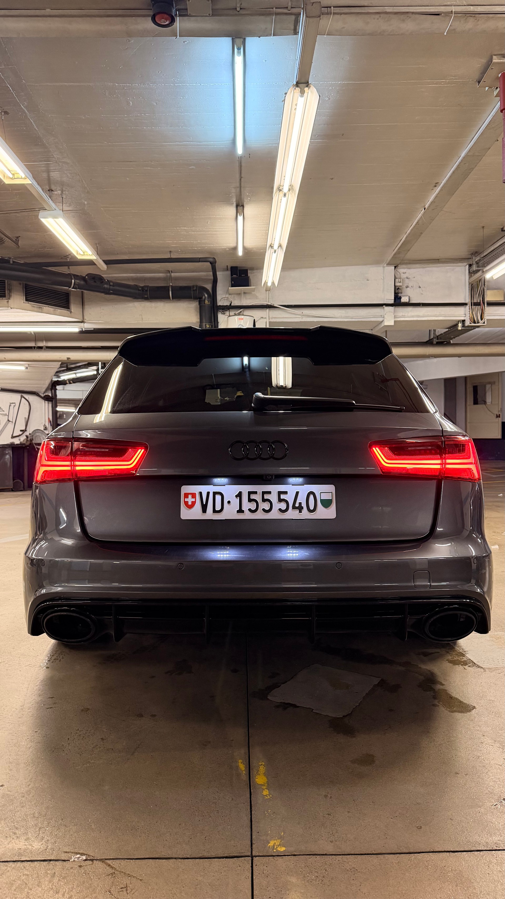 AUDI RS6 Avant 4.0 TFSI V8 performance quattro-image-2