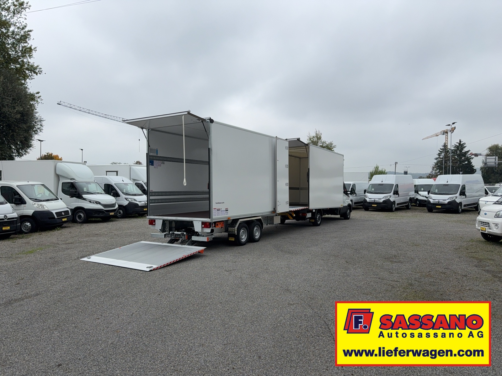 IVECO Daily 35 S 18 HI-MATIC Ultra Light Durchladesystem mit 2 x Hebebühne 2.40m Innenhöhe 2900 Kg. Nutzlast ( AZ )-image-8