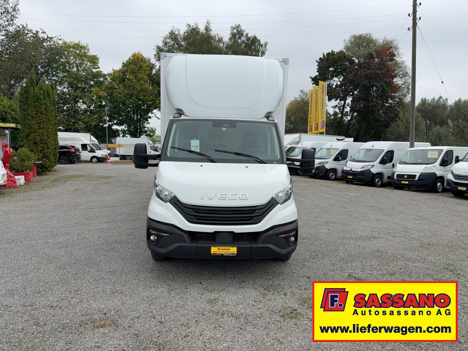 IVECO Daily 35 S 18 HI-MATIC Ultra Light Durchladesystem mit 2 x Hebebühne 2.40m Innenhöhe 2900 Kg. Nutzlast ( AZ )-image-2
