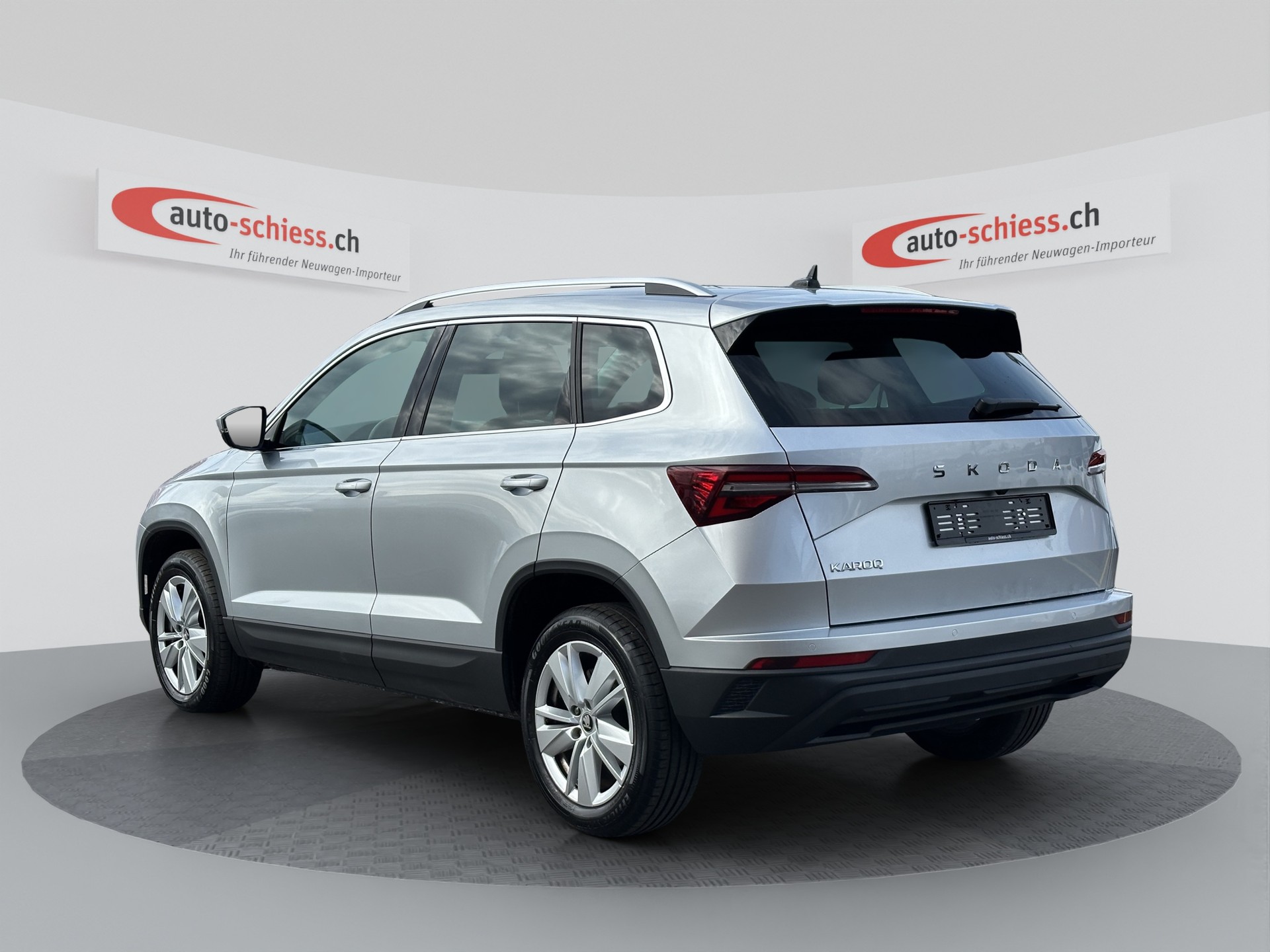 SKODA Karoq 1.5 TSI Selection DSG-image-2
