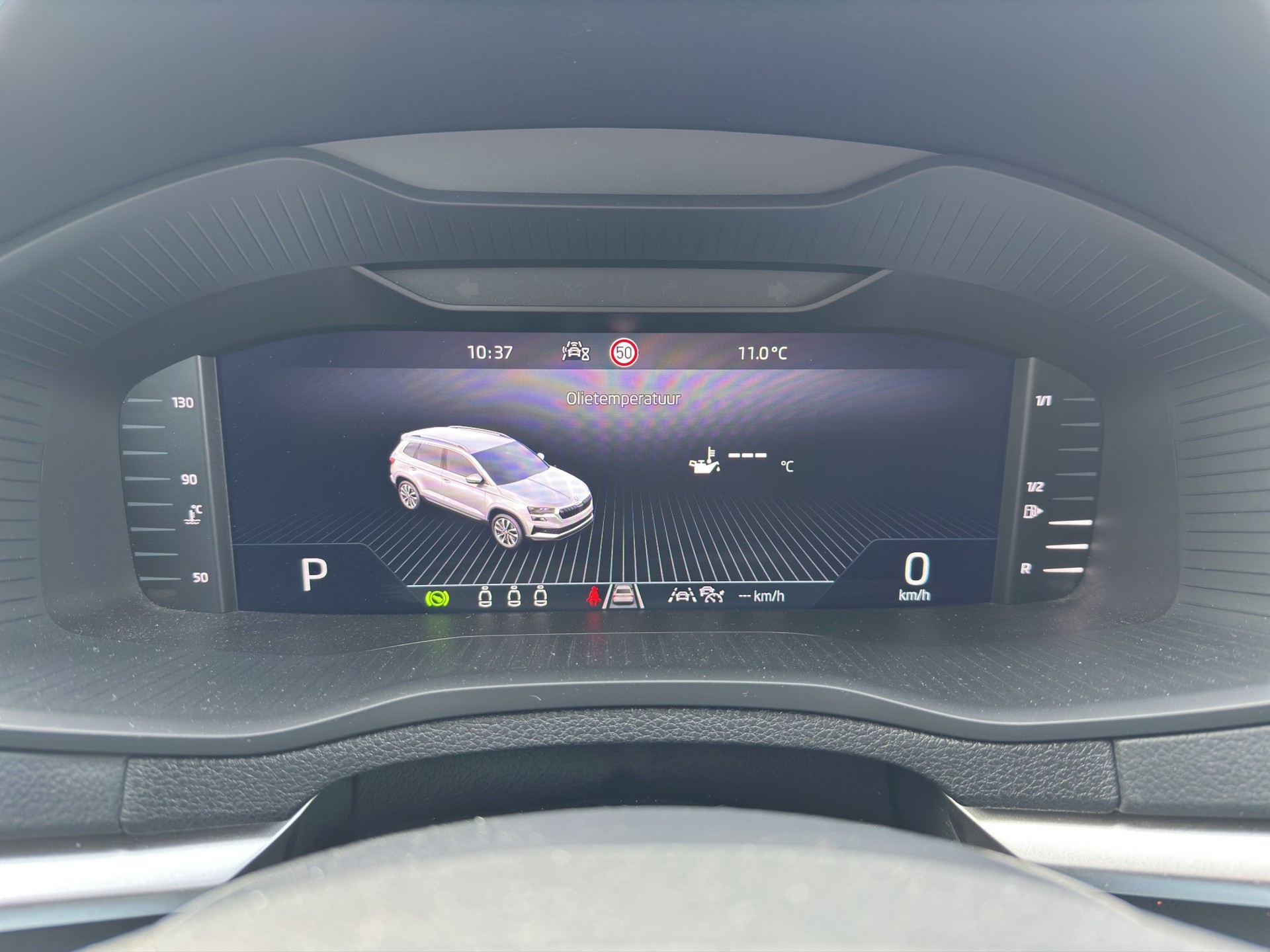 SKODA Karoq 1.5 TSI Selection DSG-image-10
