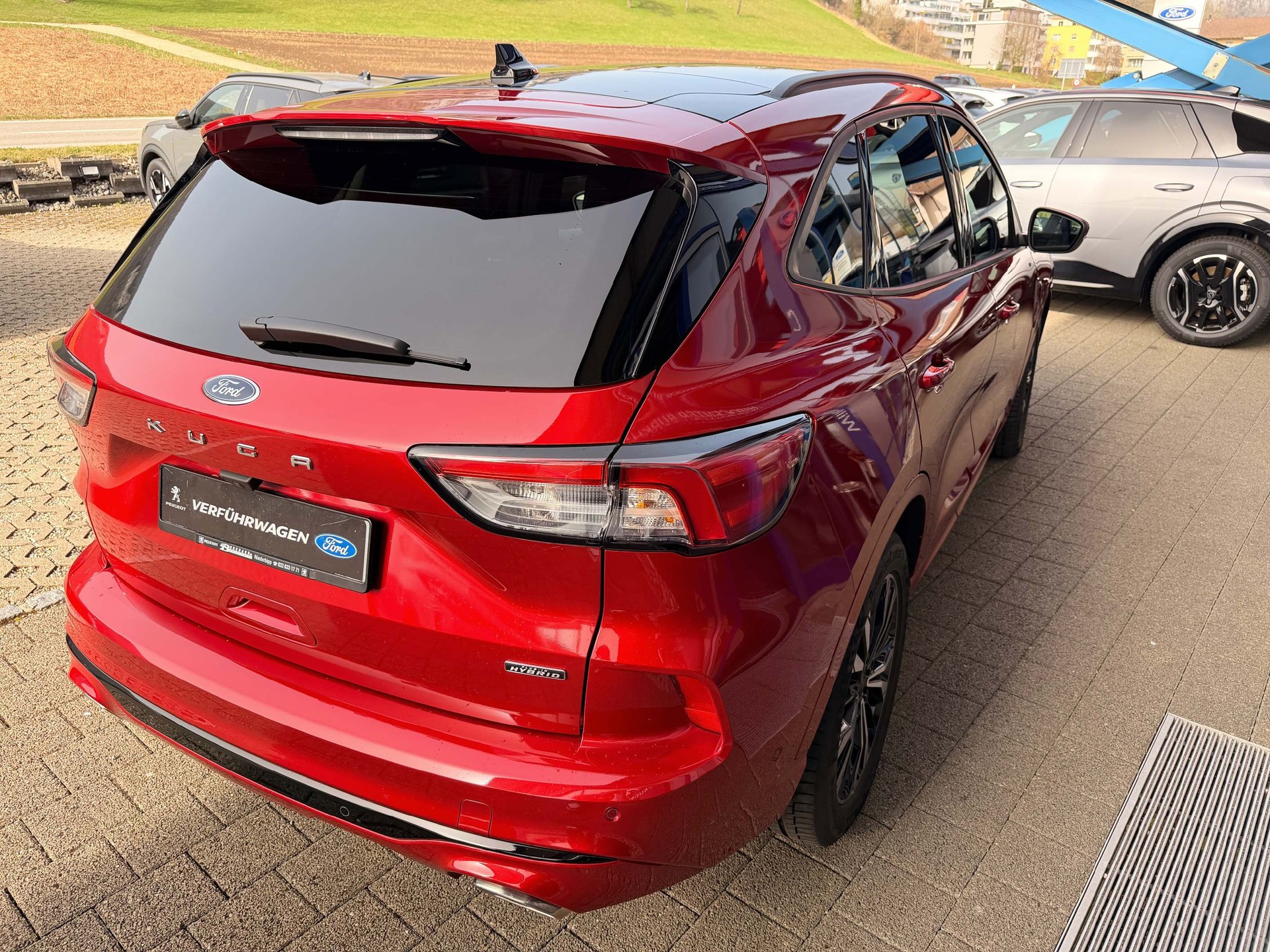 FORD Kuga 2.5 Plug-in Hybrid ST-Line X-image-4