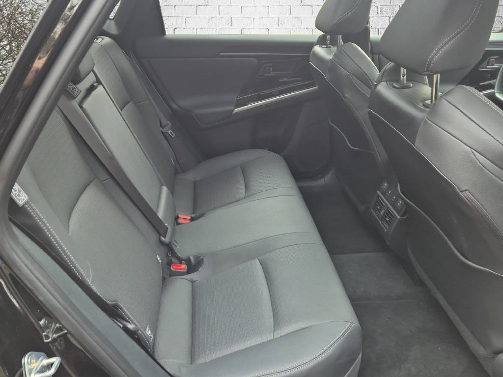 SUBARU Solterra eV Luxury AWD-image-6