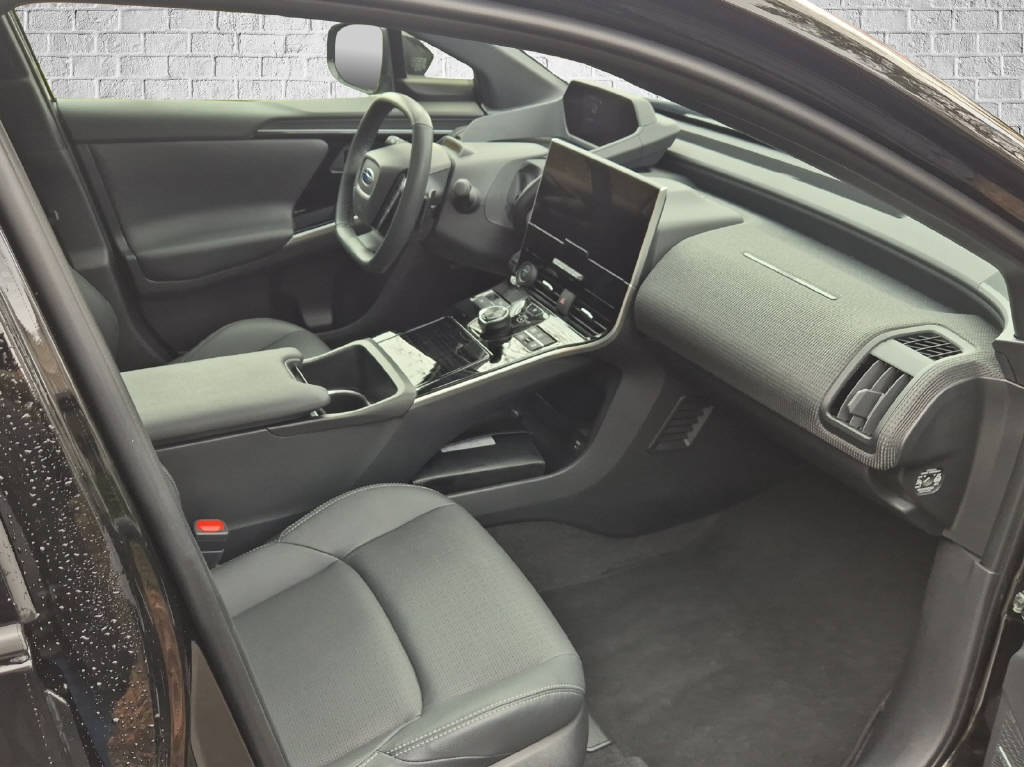 SUBARU Solterra eV Luxury AWD-image-4