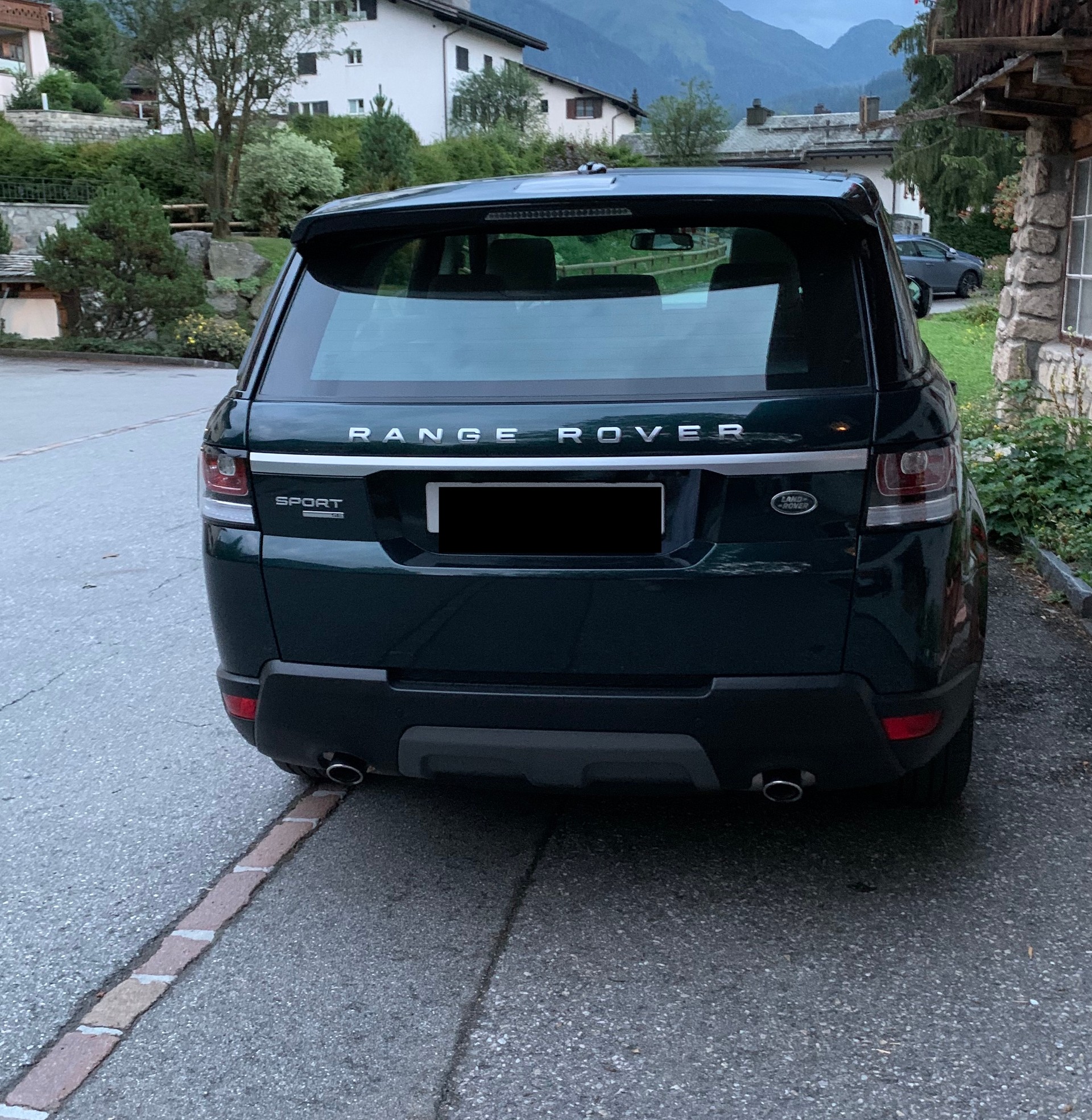 LAND ROVER Range Rover Sport 3.0 TDV6 SE Automatic-image-3