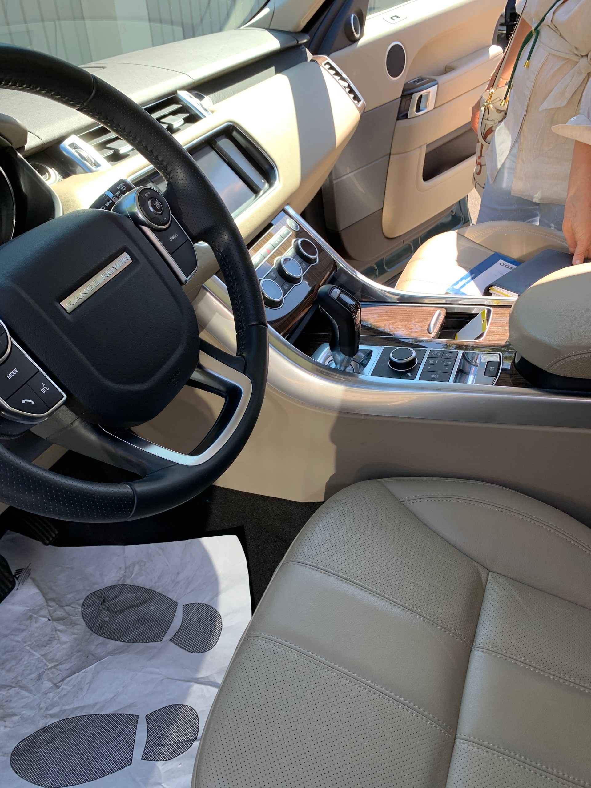 LAND ROVER Range Rover Sport 3.0 TDV6 SE Automatic-image-4