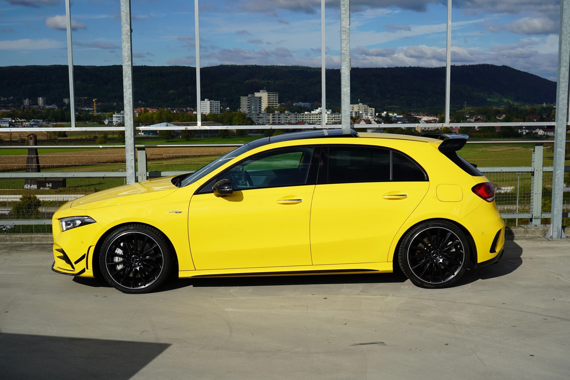 MERCEDES-BENZ A 35 AMG 4MATIC SPEEDSHIFT NIGHT AERODYNAMIK l 306 PS-image-5