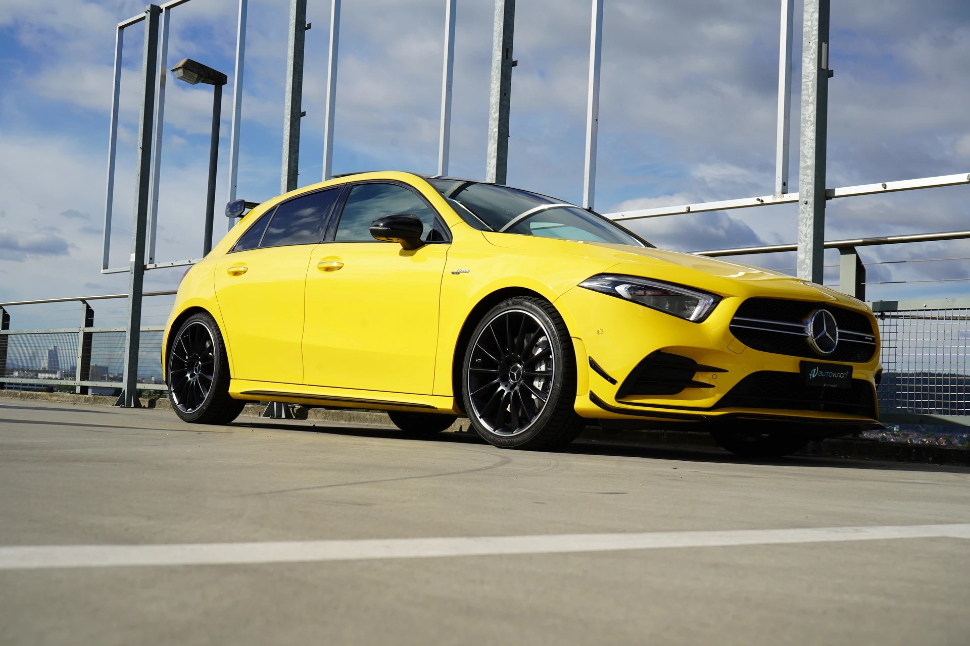 MERCEDES-BENZ A 35 AMG 4MATIC SPEEDSHIFT NIGHT AERODYNAMIK l 306 PS-image-9