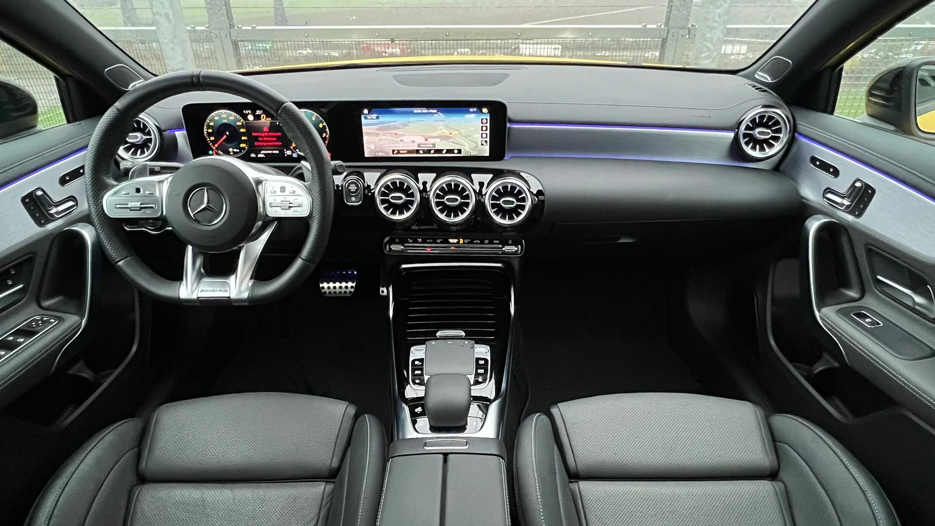MERCEDES-BENZ A 35 AMG 4MATIC SPEEDSHIFT NIGHT AERODYNAMIK l 306 PS-image-20